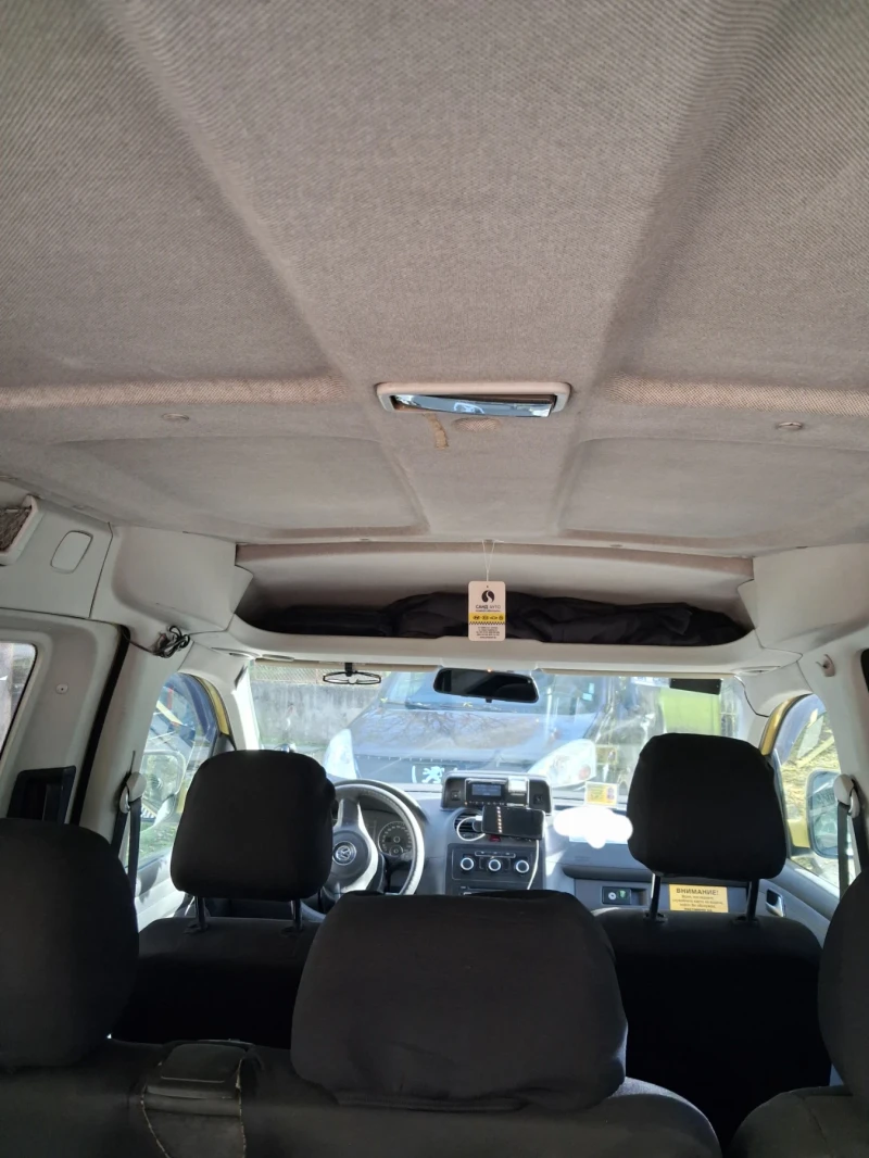 VW Caddy, снимка 8 - Автомобили и джипове - 53079221