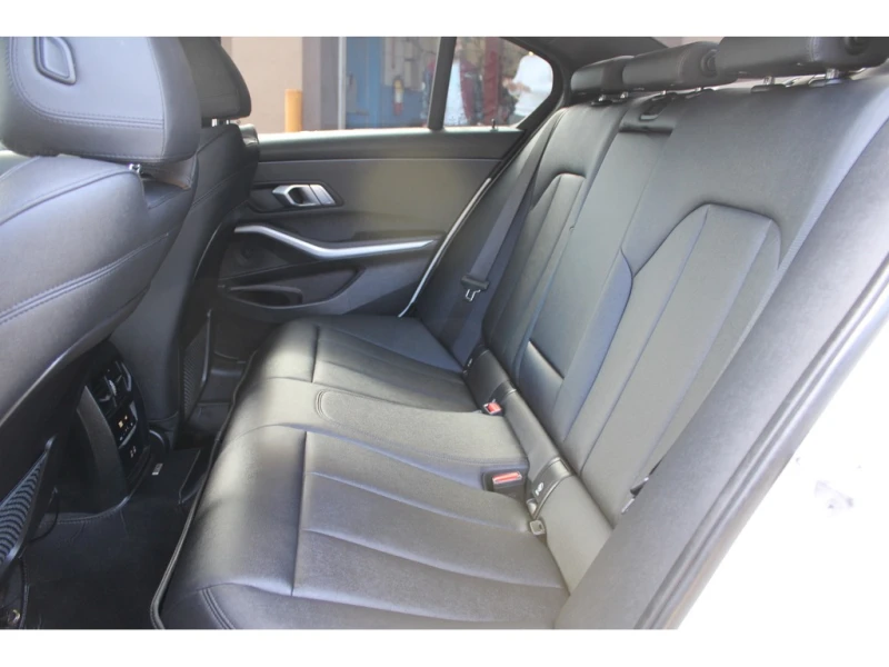 BMW 330 E HYBRID * * CARFAX * * АВТО КРЕДИТ * * , снимка 16 - Автомобили и джипове - 52644576