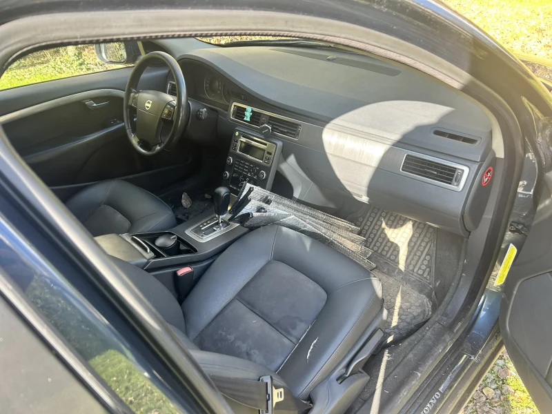 Volvo V70, снимка 2 - Автомобили и джипове - 52738496