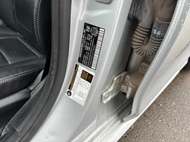 Mercedes-Benz C 300 * CARFAX * БЕЗ ПЪРВОНАЧАЛНА ВНОСКА, снимка 10 - Автомобили и джипове - 52894695