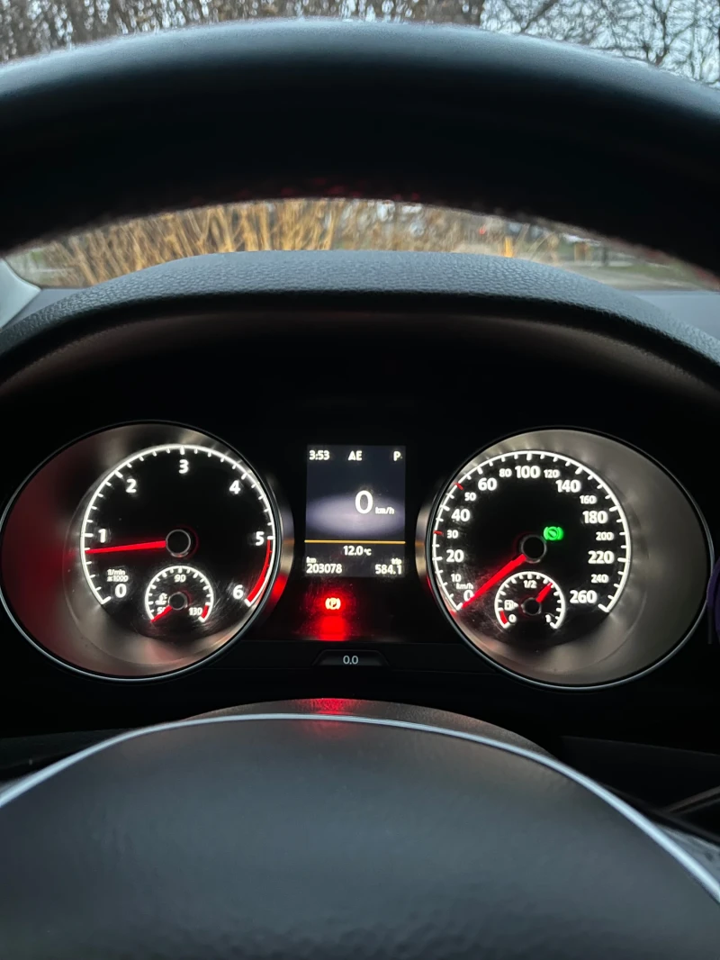 VW Golf 1.6TDI, снимка 6 - Автомобили и джипове - 53423435