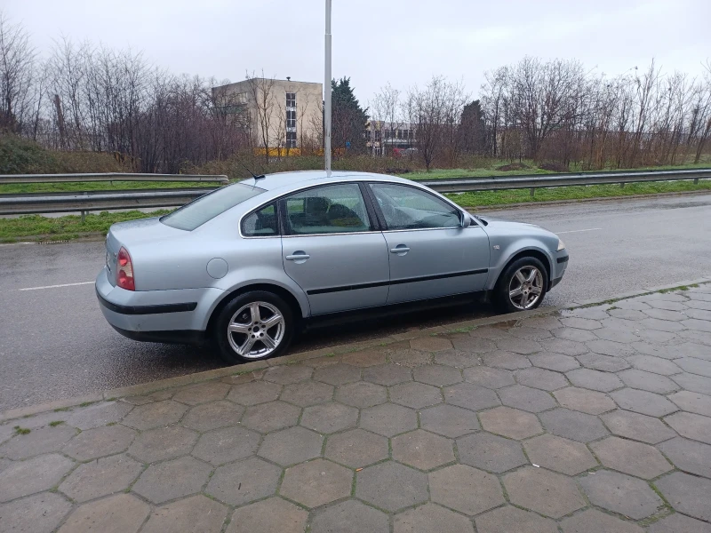 VW Passat, снимка 6 - Автомобили и джипове - 53583770