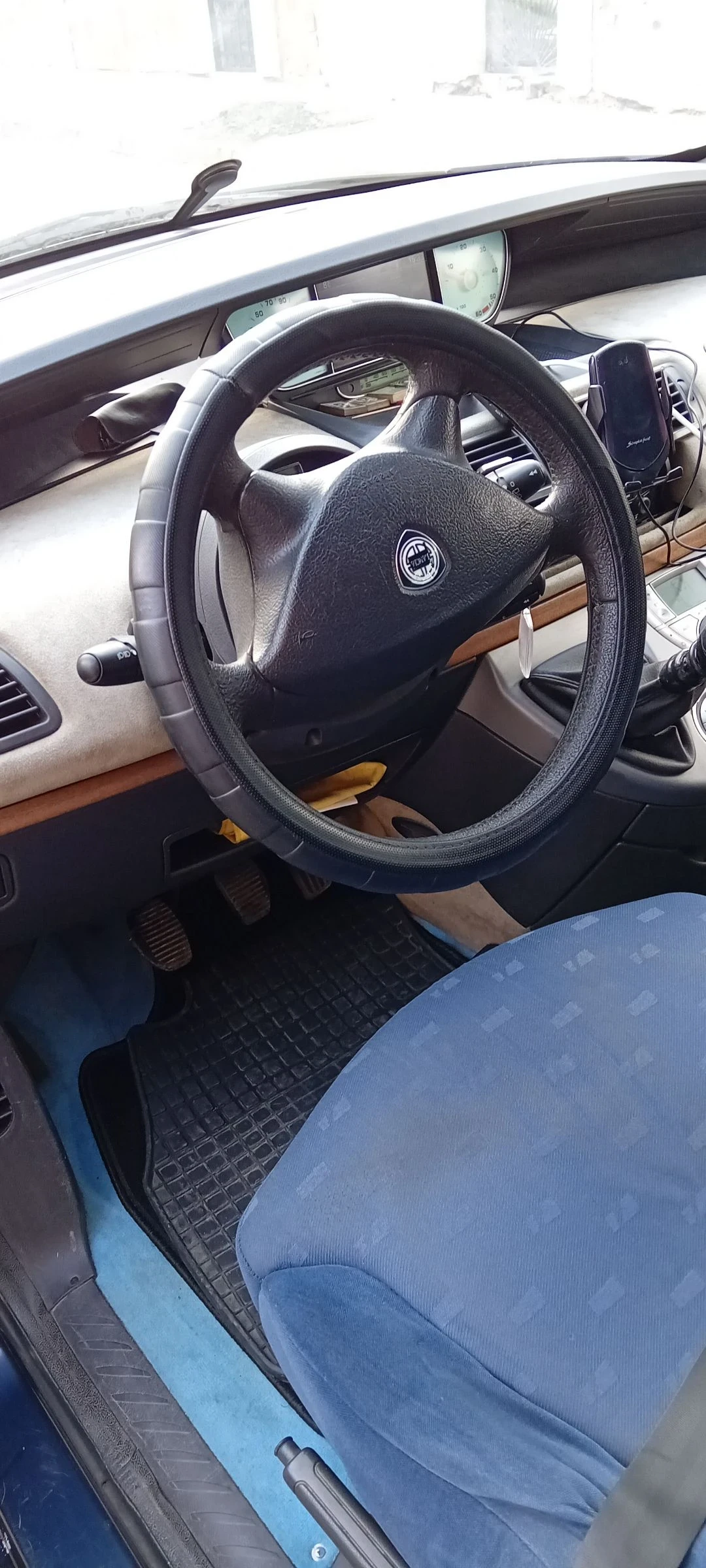 Lancia Phedra 2.2 136 к.с - изображение 7