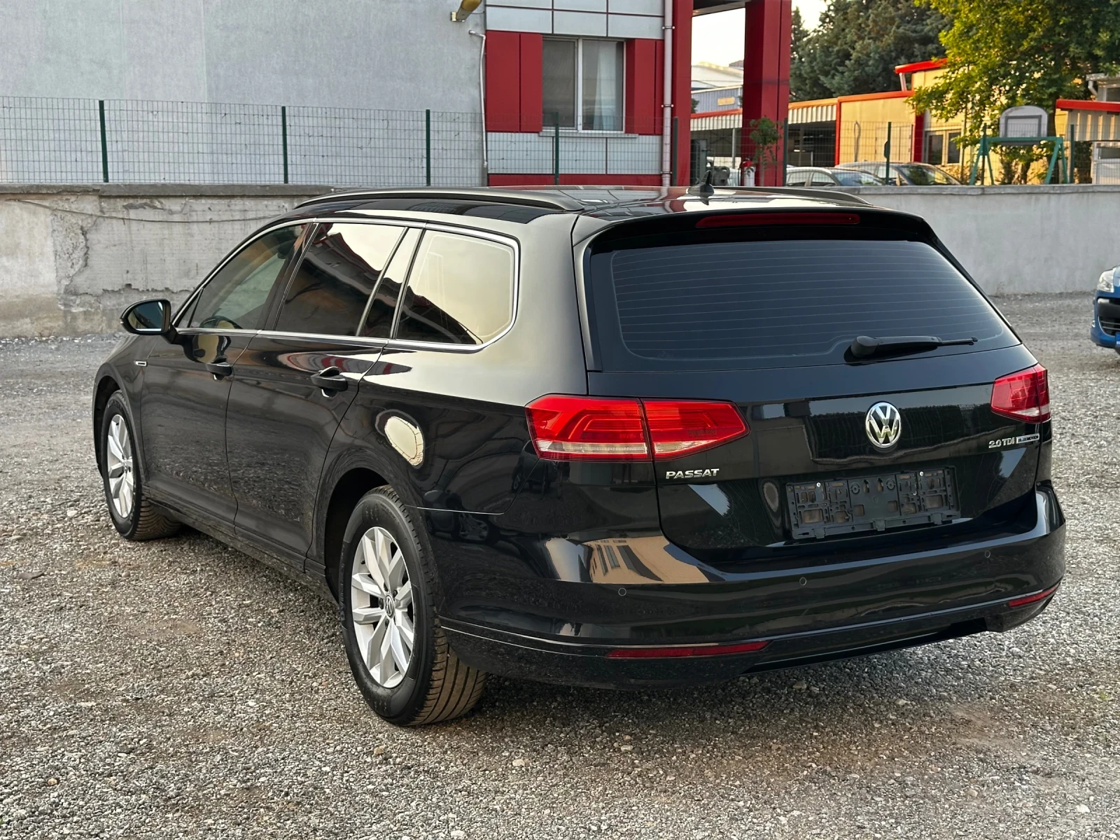 VW Passat 2.0TDi / DSG / Distronic / масаж / Подгреви - изображение 4