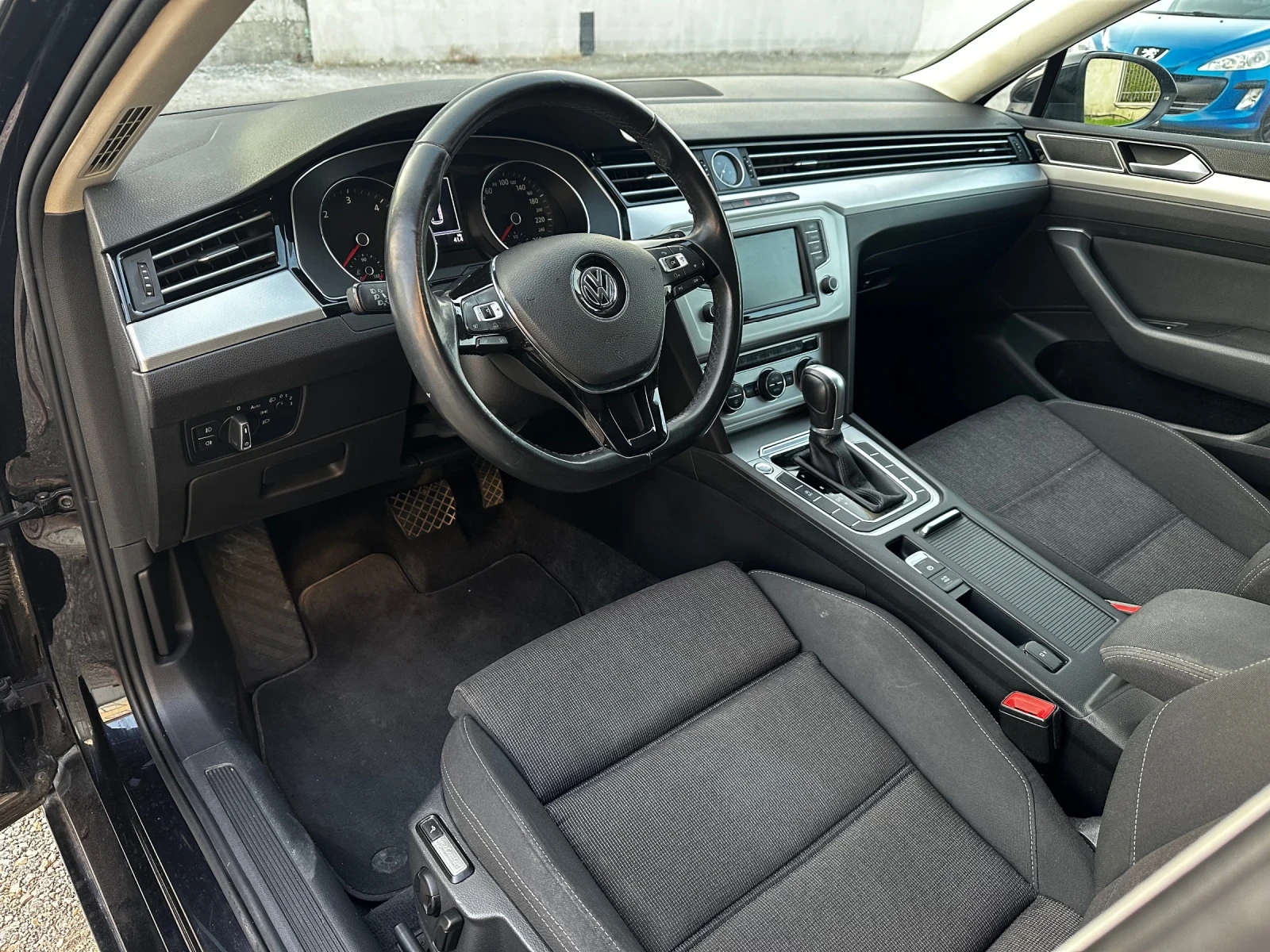 VW Passat 2.0TDi / DSG / Distronic / масаж / Подгреви - изображение 7