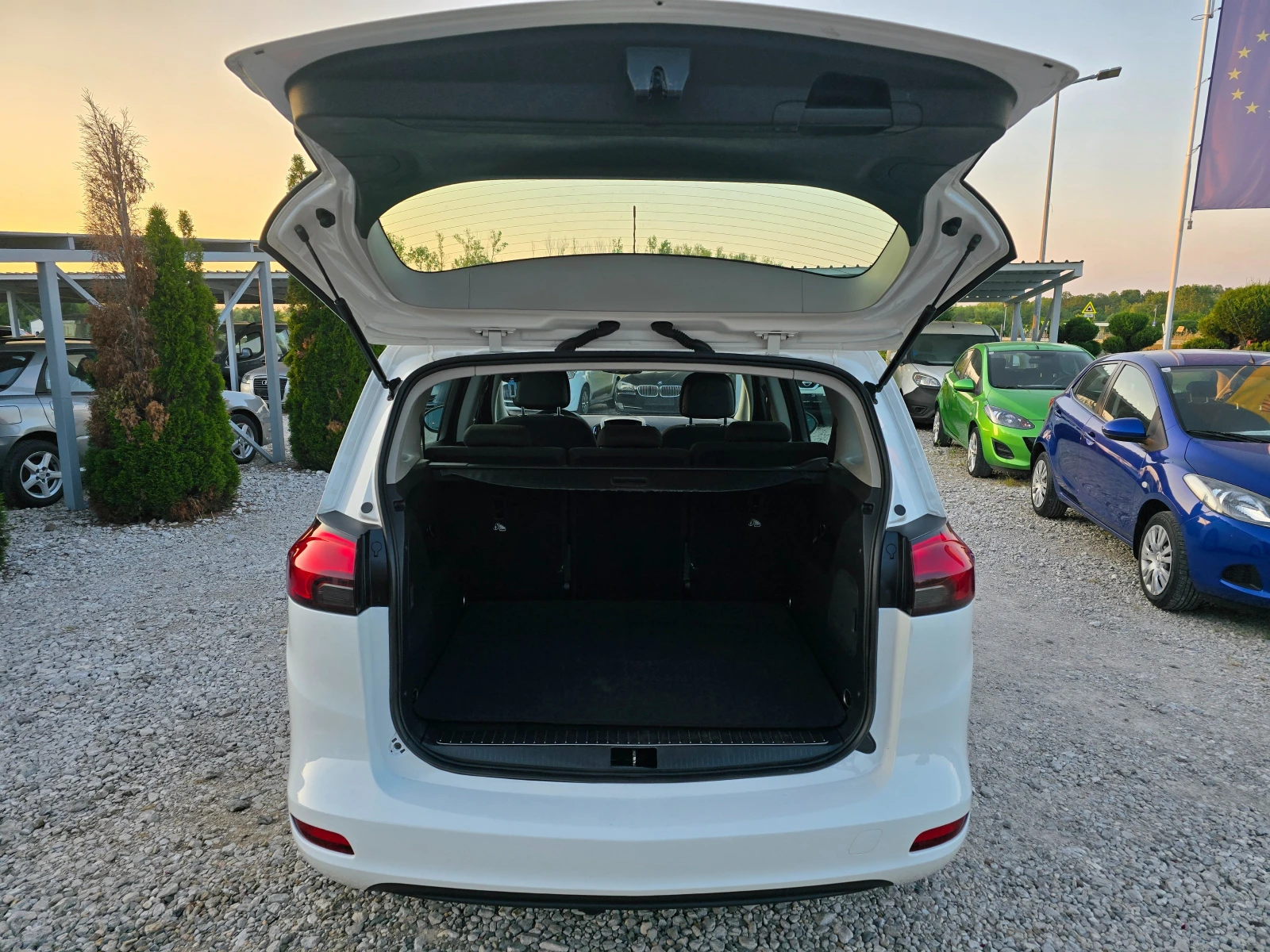 Opel Zafira 1.4 БЕНЗИН ! ! РЕАЛНИ КИЛОМЕТРИ | Mobile.bg — изображение 15