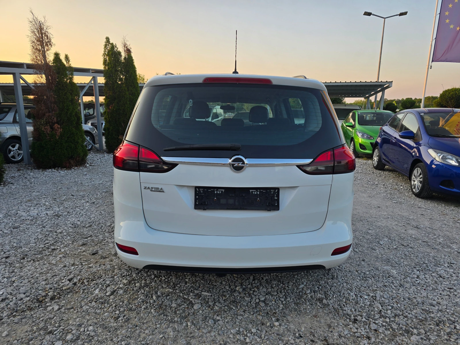 Opel Zafira 1.4 БЕНЗИН ! ! РЕАЛНИ КИЛОМЕТРИ - изображение 4