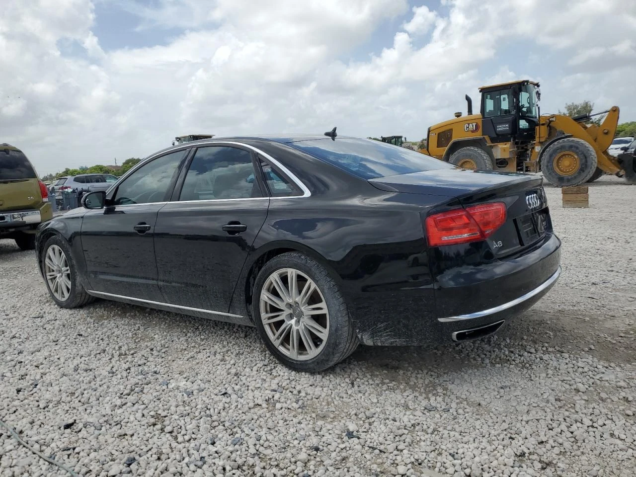 Audi A8  - изображение 2