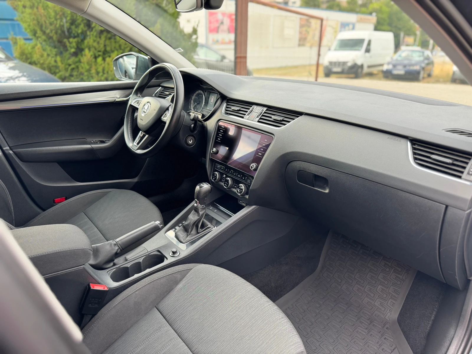 Skoda Octavia 2.0TDI * DSG * NAVI * LED * XENON - изображение 9