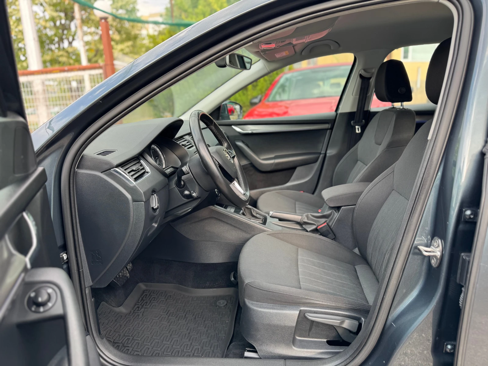 Skoda Octavia 2.0TDI * DSG * NAVI * LED * XENON - изображение 8