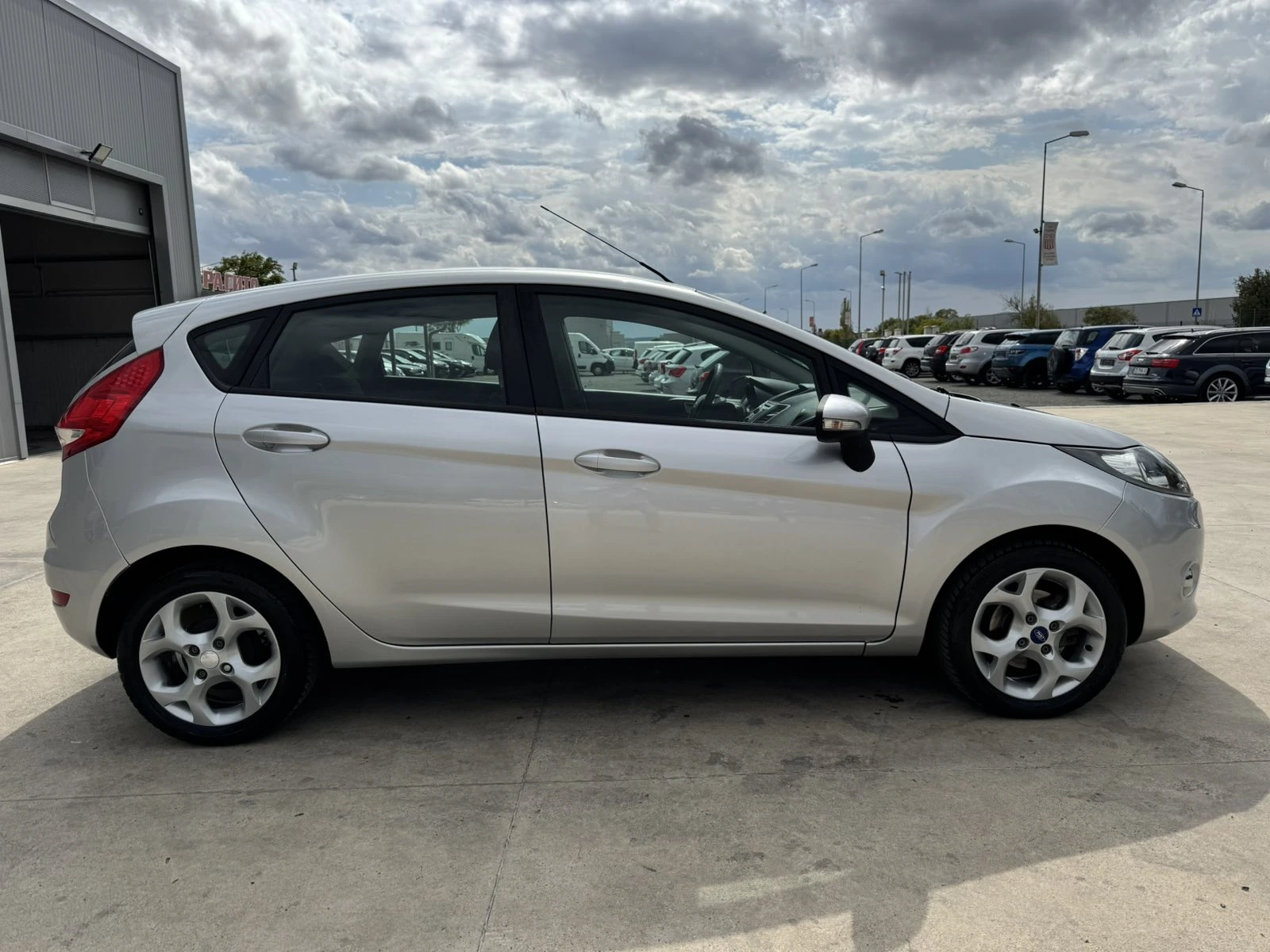 Ford Fiesta 1.4* 97ps* GAS* КЛИМАТИК - изображение 6