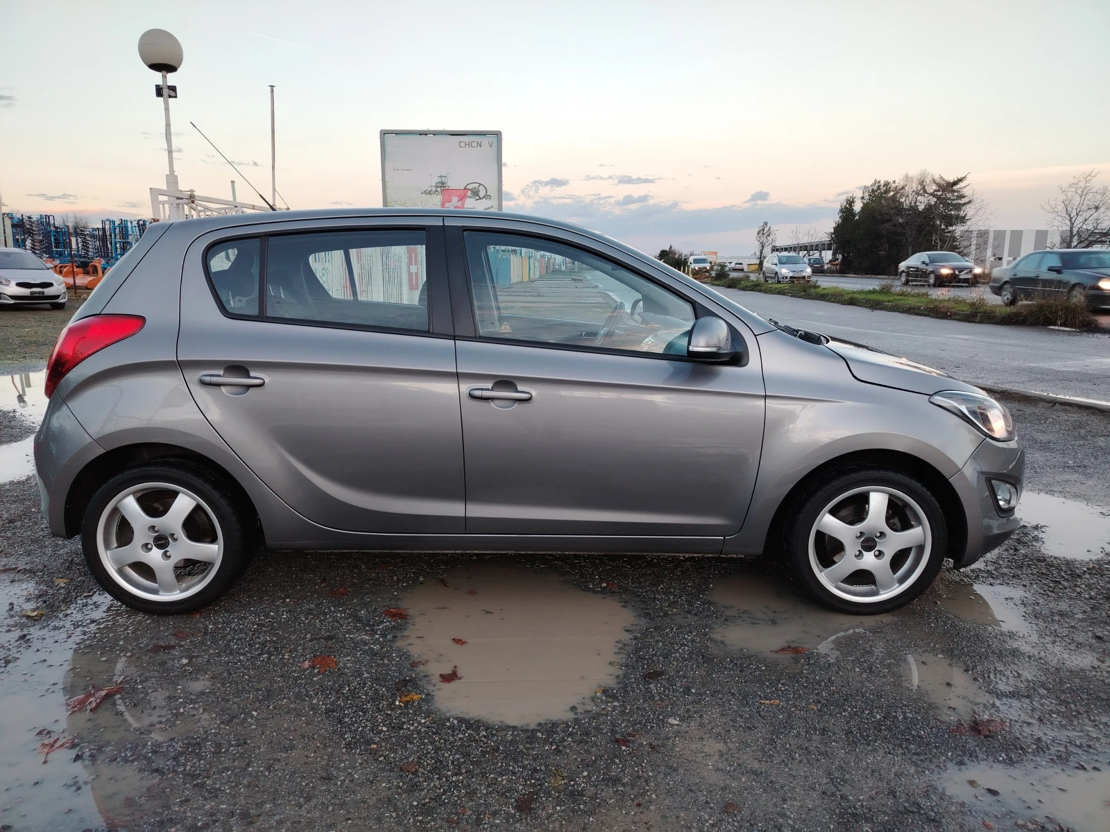 Hyundai I20 1.4-101   /  / 5 / 109 000  | Mobile.bg   4