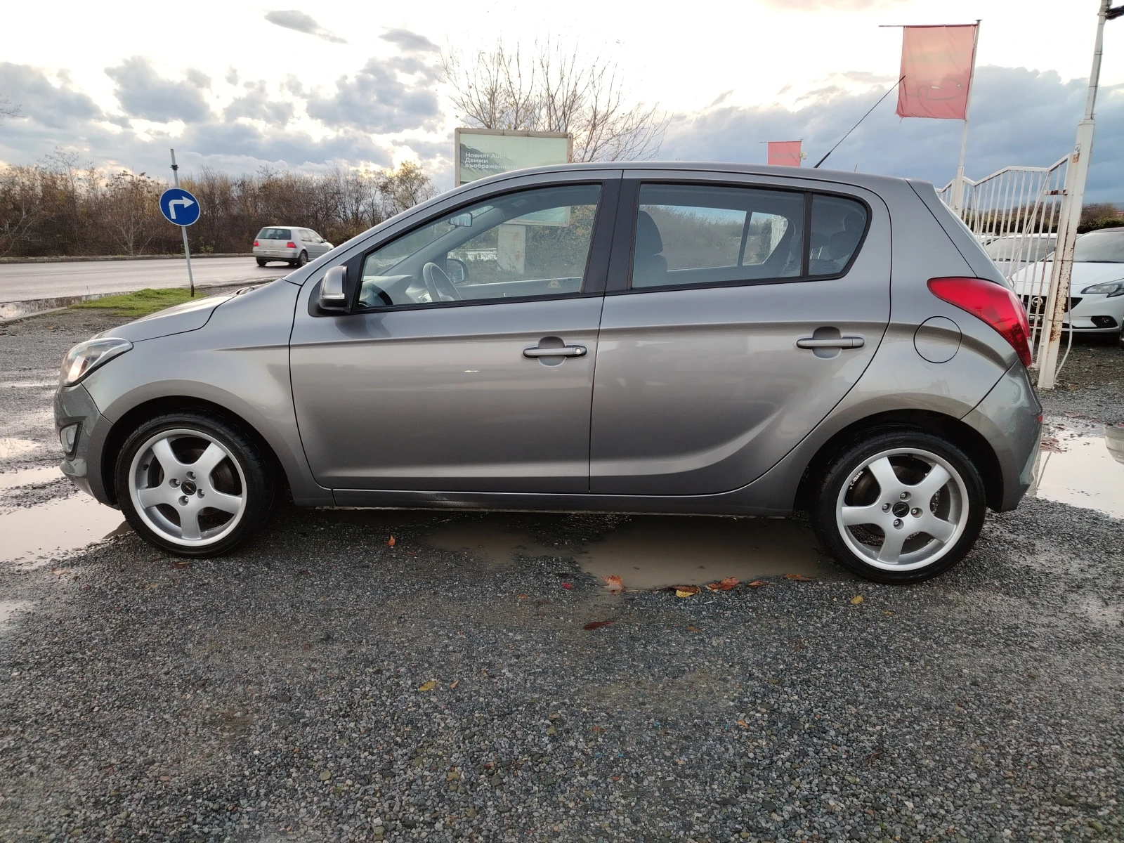 Hyundai I20 1.4-101   /  / 5 / 109 000  | Mobile.bg   8