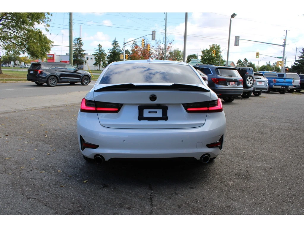 BMW 330 E HYBRID * * CARFAX * * АВТО КРЕДИТ * *  - изображение 7