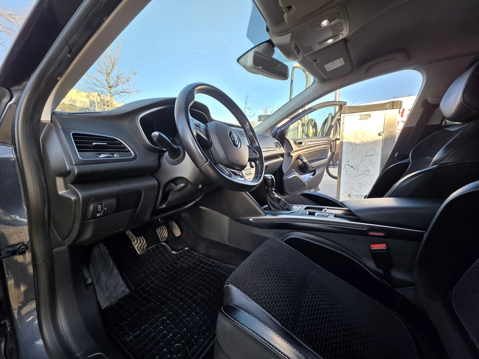 Renault Megane 1.5 dci INTENS, снимка 10 - Автомобили и джипове - 53786757