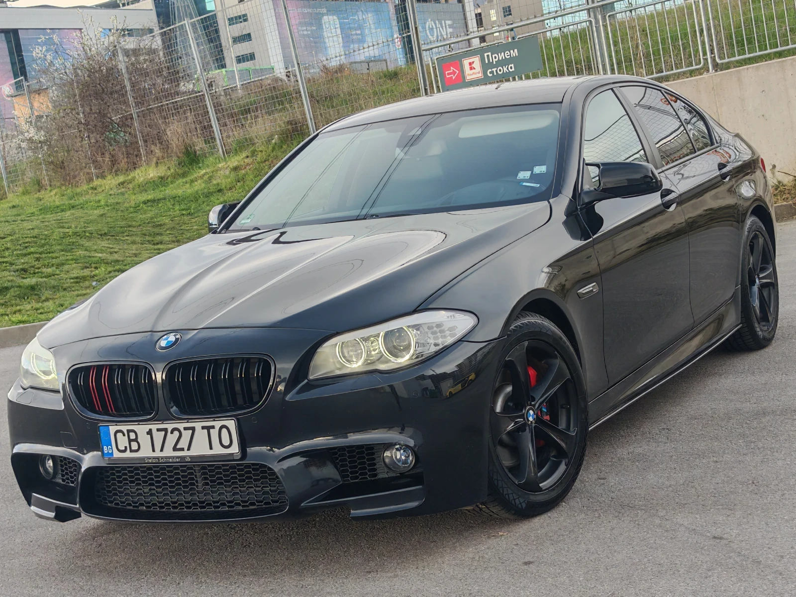 BMW 530 F10/TOP// HeadUp//SoftClose//KeyLess Go//ОБСЛУЖЕН , снимка 8 - Автомобили и джипове - 54229808