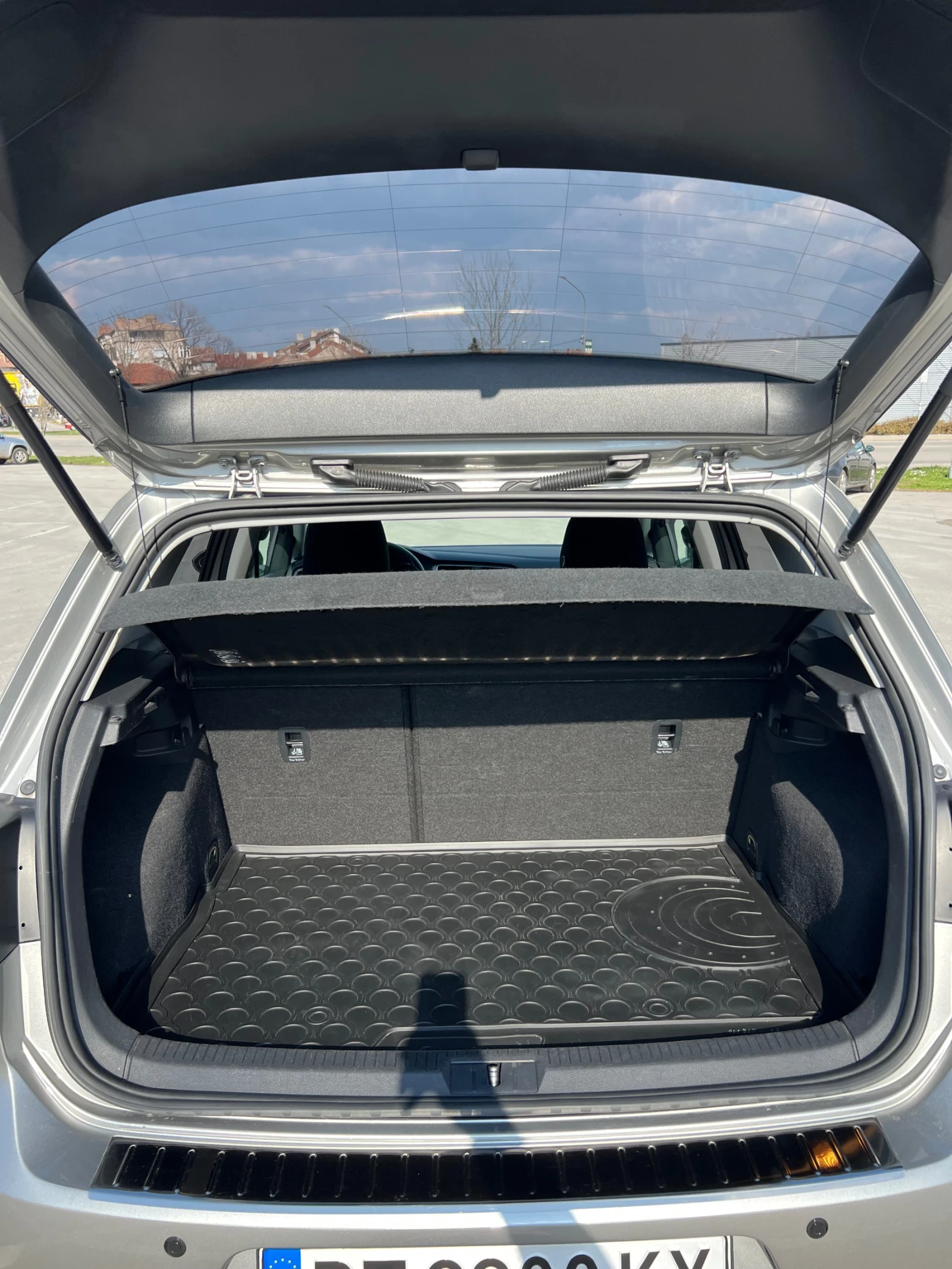 VW Golf 7 | 1.6TDI | 105к.с. | ПЕРФЕКТНО СЪСТОЯНИЕ, снимка 13 - Автомобили и джипове - 54337455