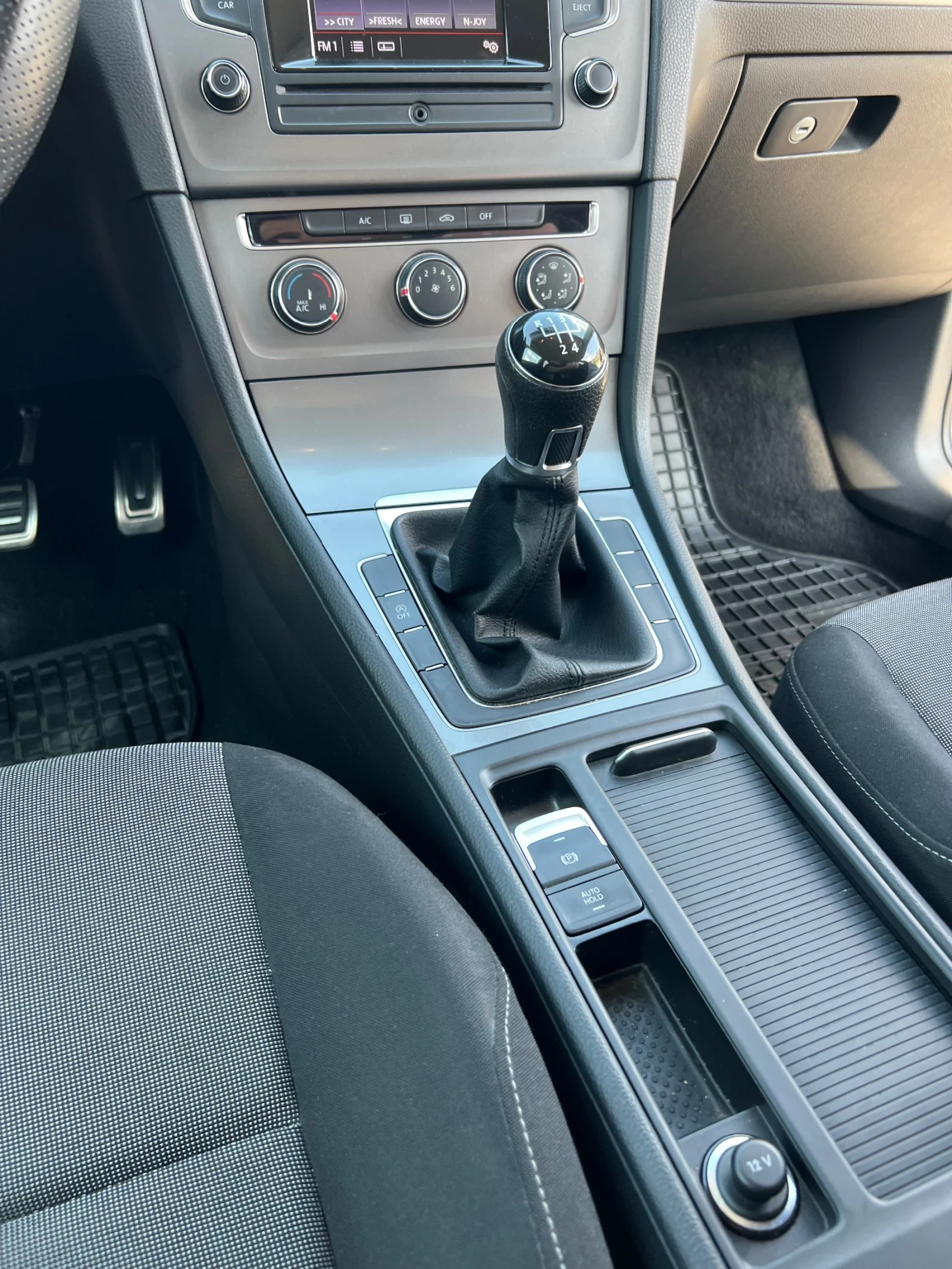 VW Golf 7 | 1.6TDI | 105к.с. | ПЕРФЕКТНО СЪСТОЯНИЕ, снимка 11 - Автомобили и джипове - 54337455