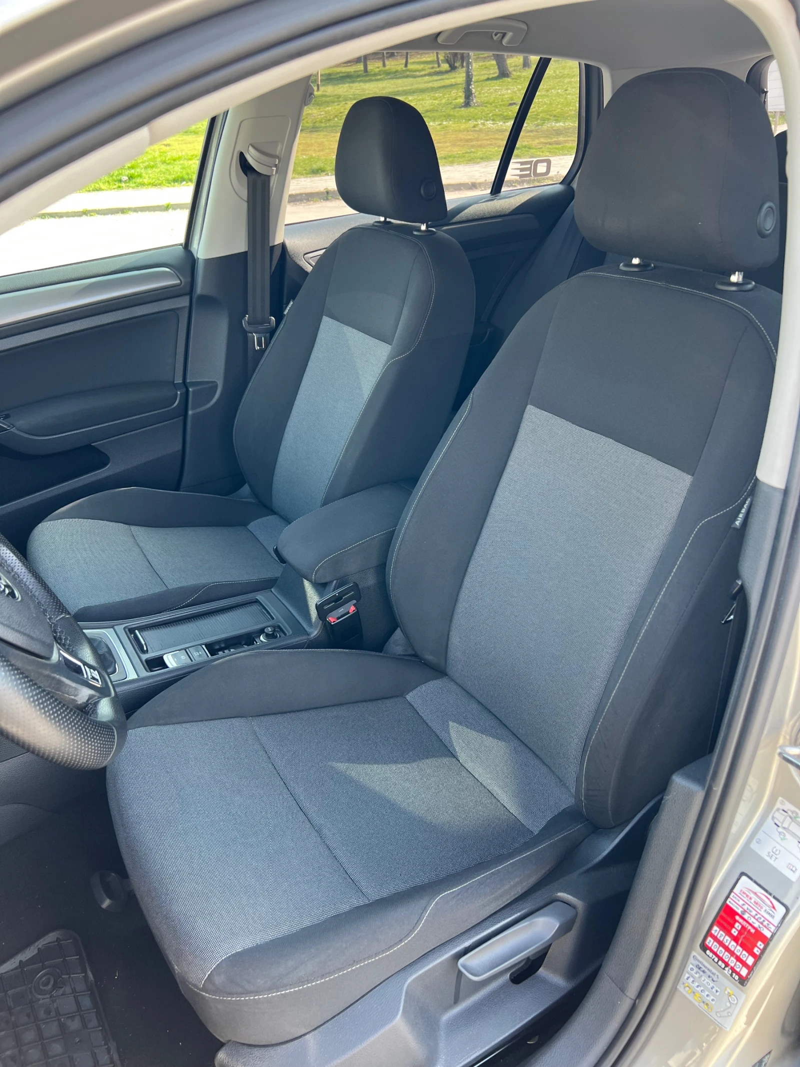 VW Golf 7 | 1.6TDI | 105к.с. | ПЕРФЕКТНО СЪСТОЯНИЕ, снимка 8 - Автомобили и джипове - 54337455