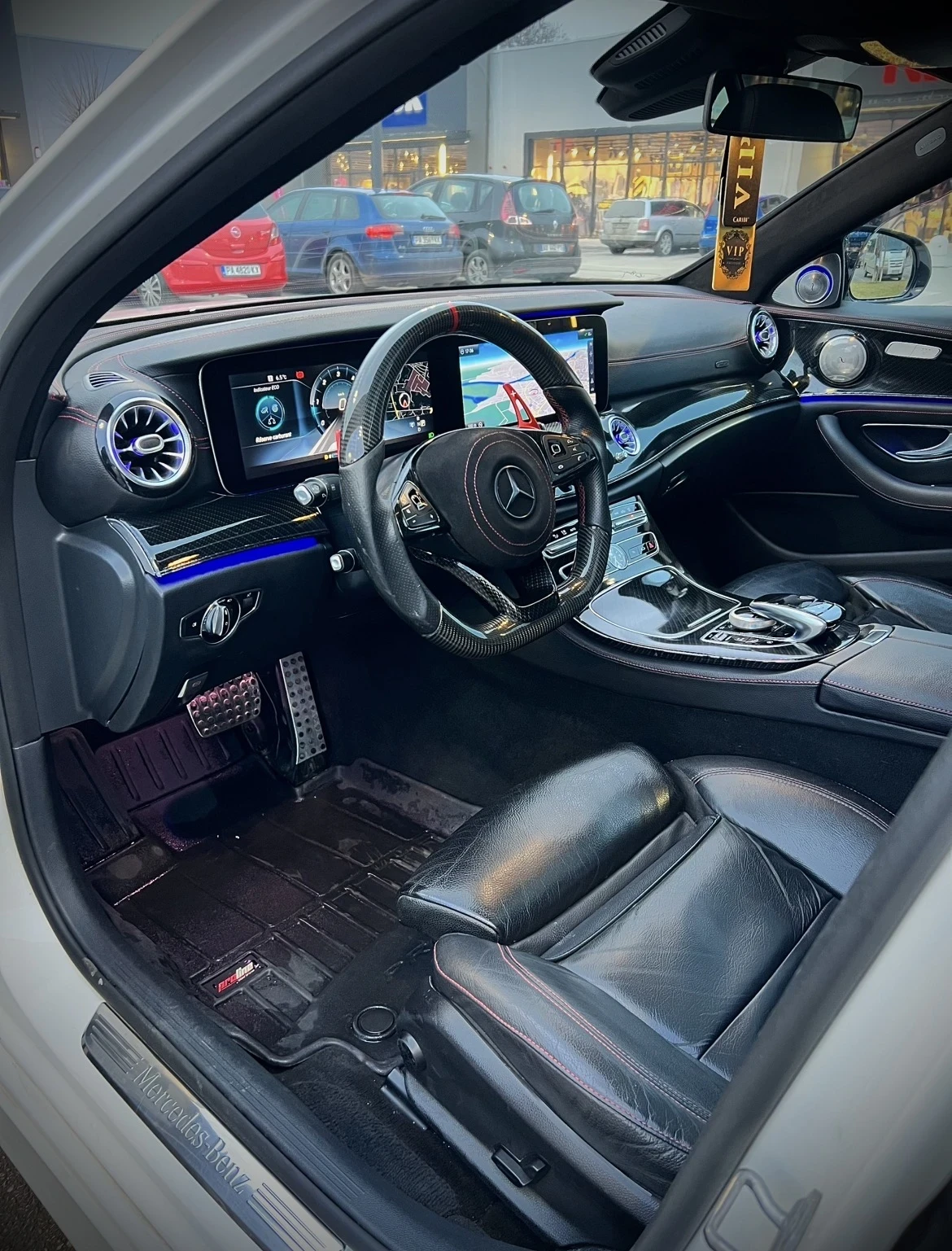 Mercedes-Benz E 220, снимка 6 - Автомобили и джипове - 54356331