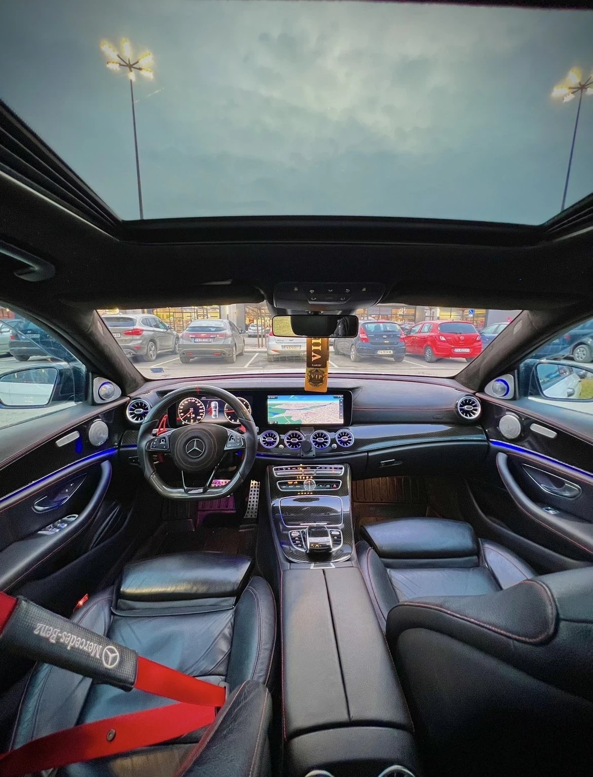 Mercedes-Benz E 220, снимка 5 - Автомобили и джипове - 54356331