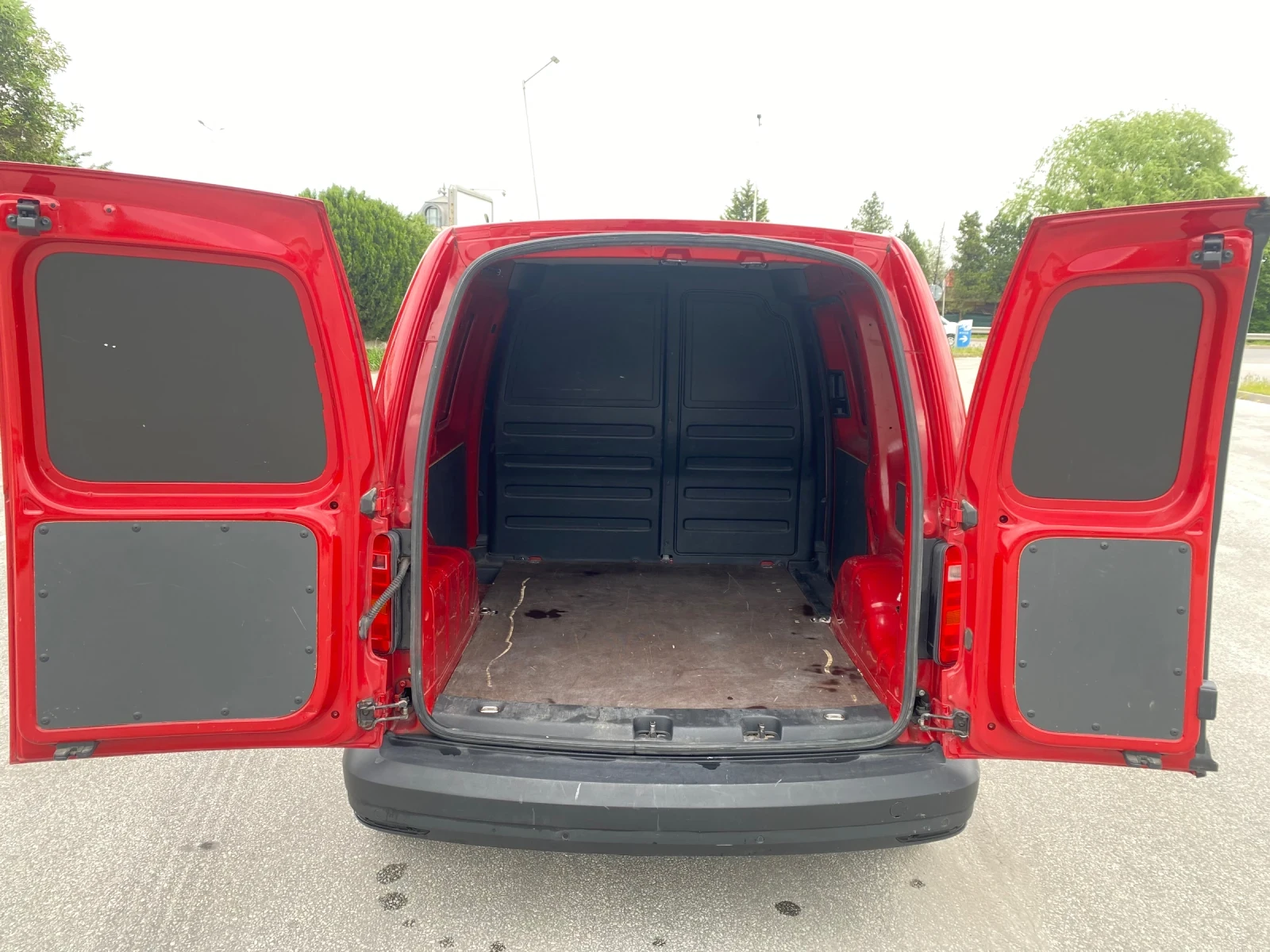 VW Caddy 2.0 TDi, с ДДС, снимка 10 - Автомобили и джипове - 54506795