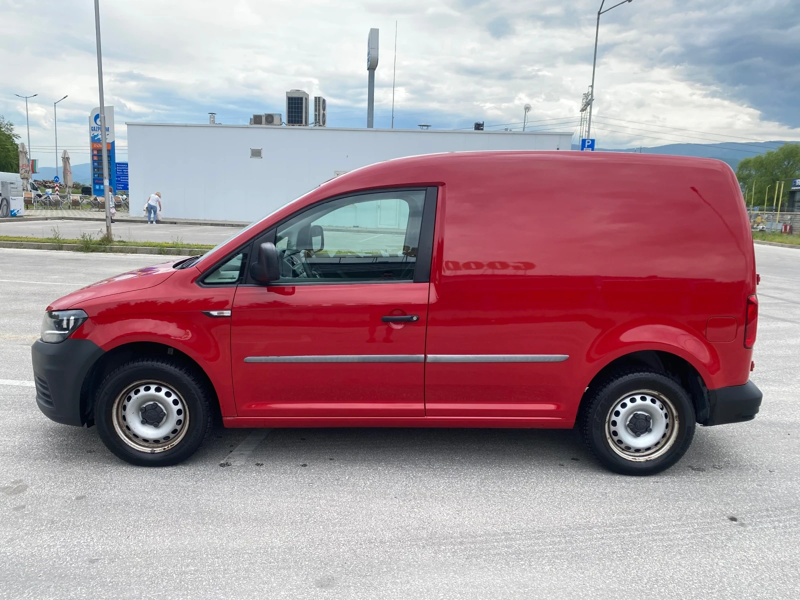VW Caddy 2.0 TDi, с ДДС, снимка 2 - Автомобили и джипове - 54506795