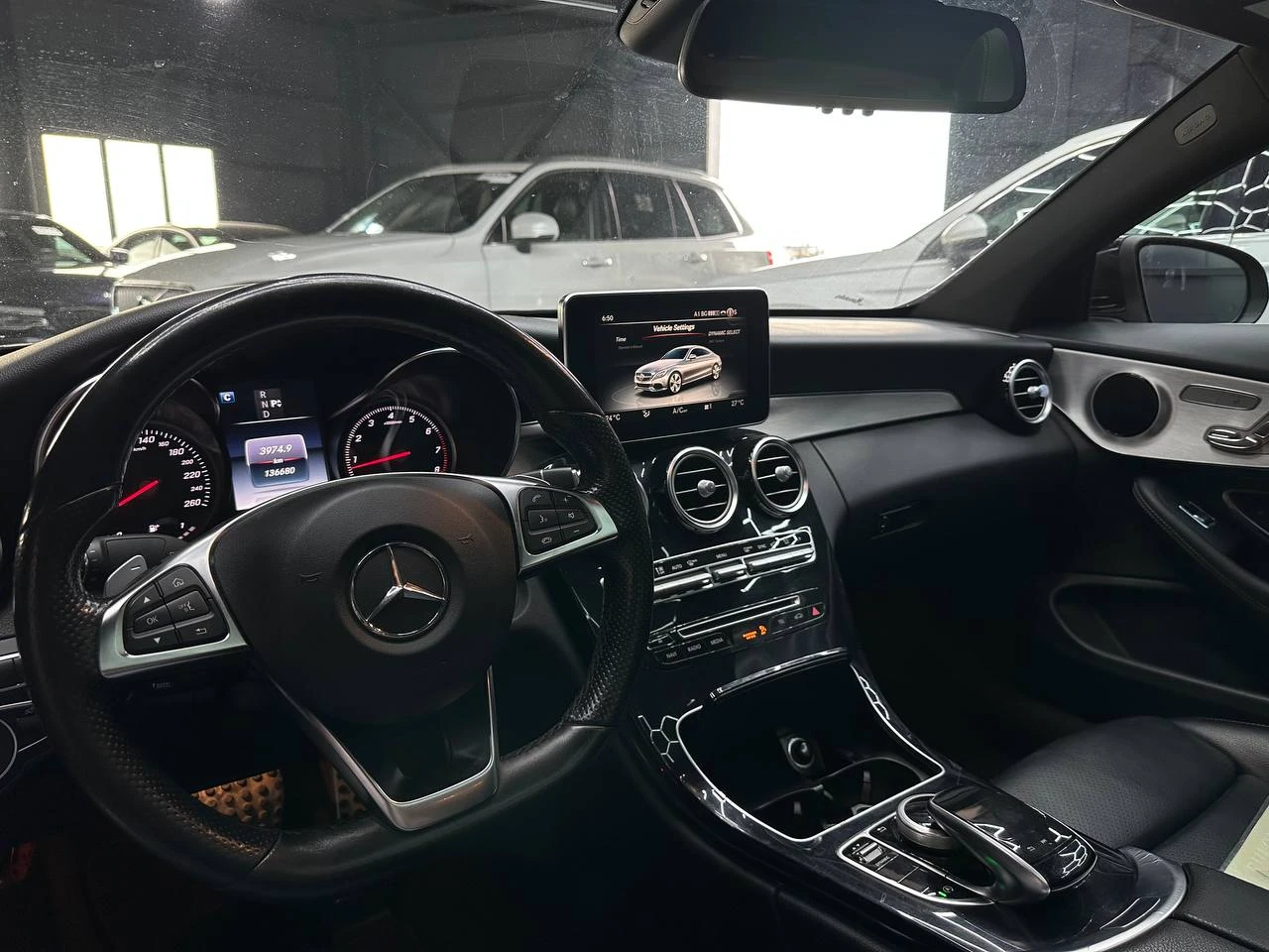 Mercedes-Benz C 300 * СМЕНЕНИ ВЕРИГИ* 360* ПАНОРАМА* АМГ ПАК* ЛИЗИНГ* , снимка 8 - Автомобили и джипове - 55034059