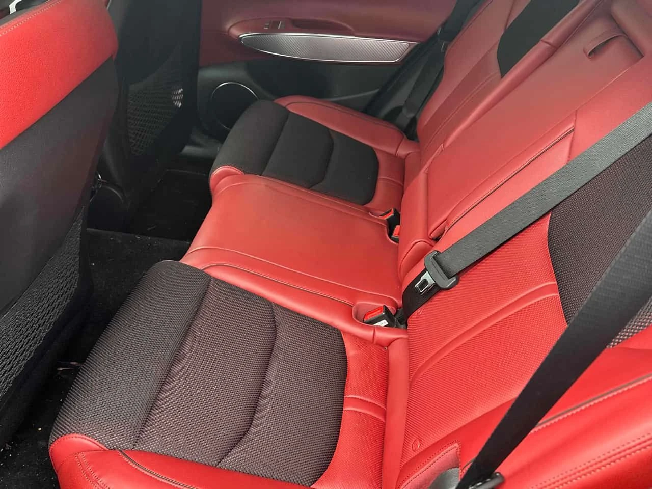 Genesis GV70 Sport | DISTRONIC | HUD | CARFAX | , снимка 15 - Автомобили и джипове - 55070753