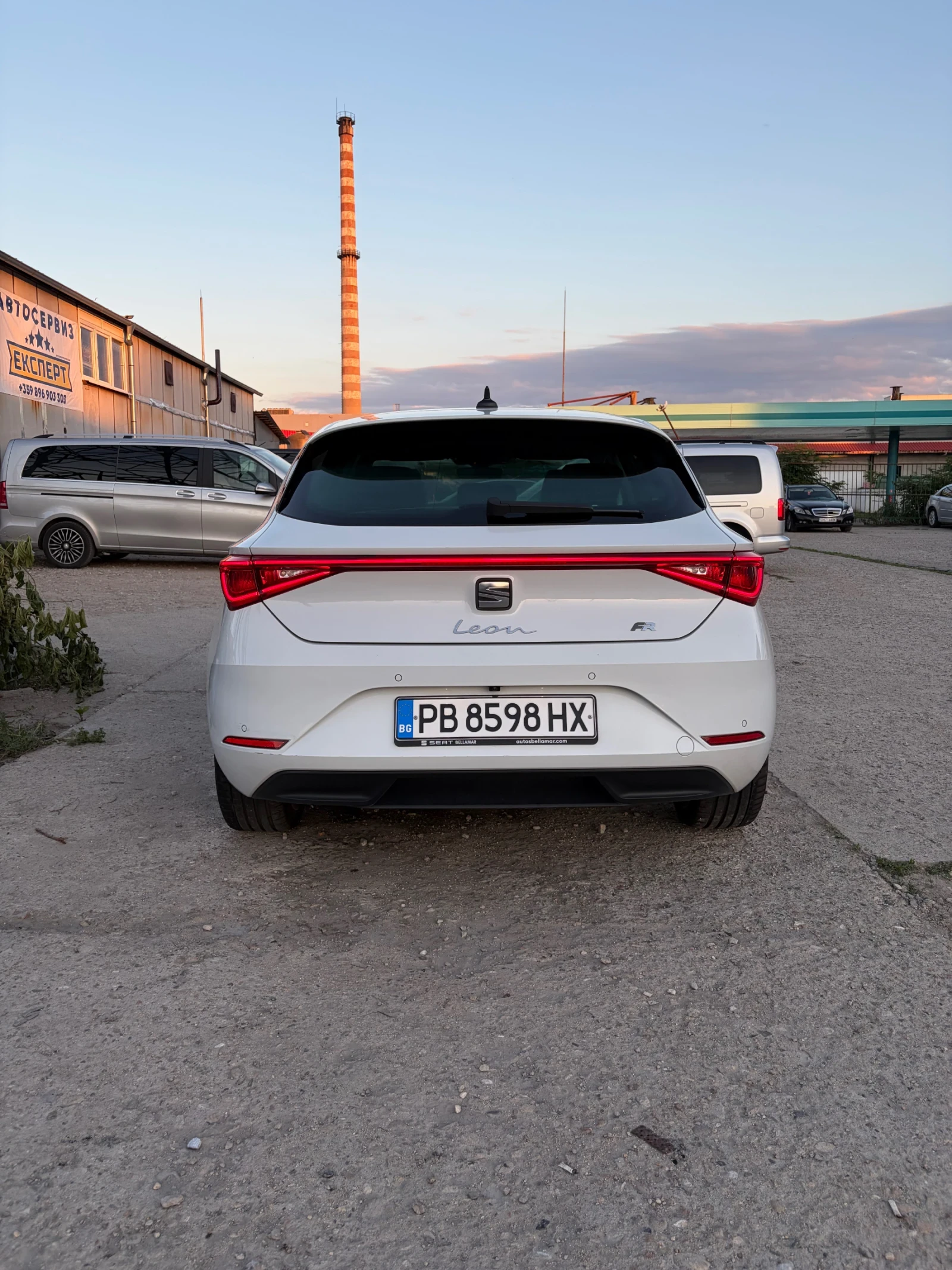 Seat Leon 1.5tsi FR  [реални километри, с регистрация], снимка 4 - Автомобили и джипове - 55306876