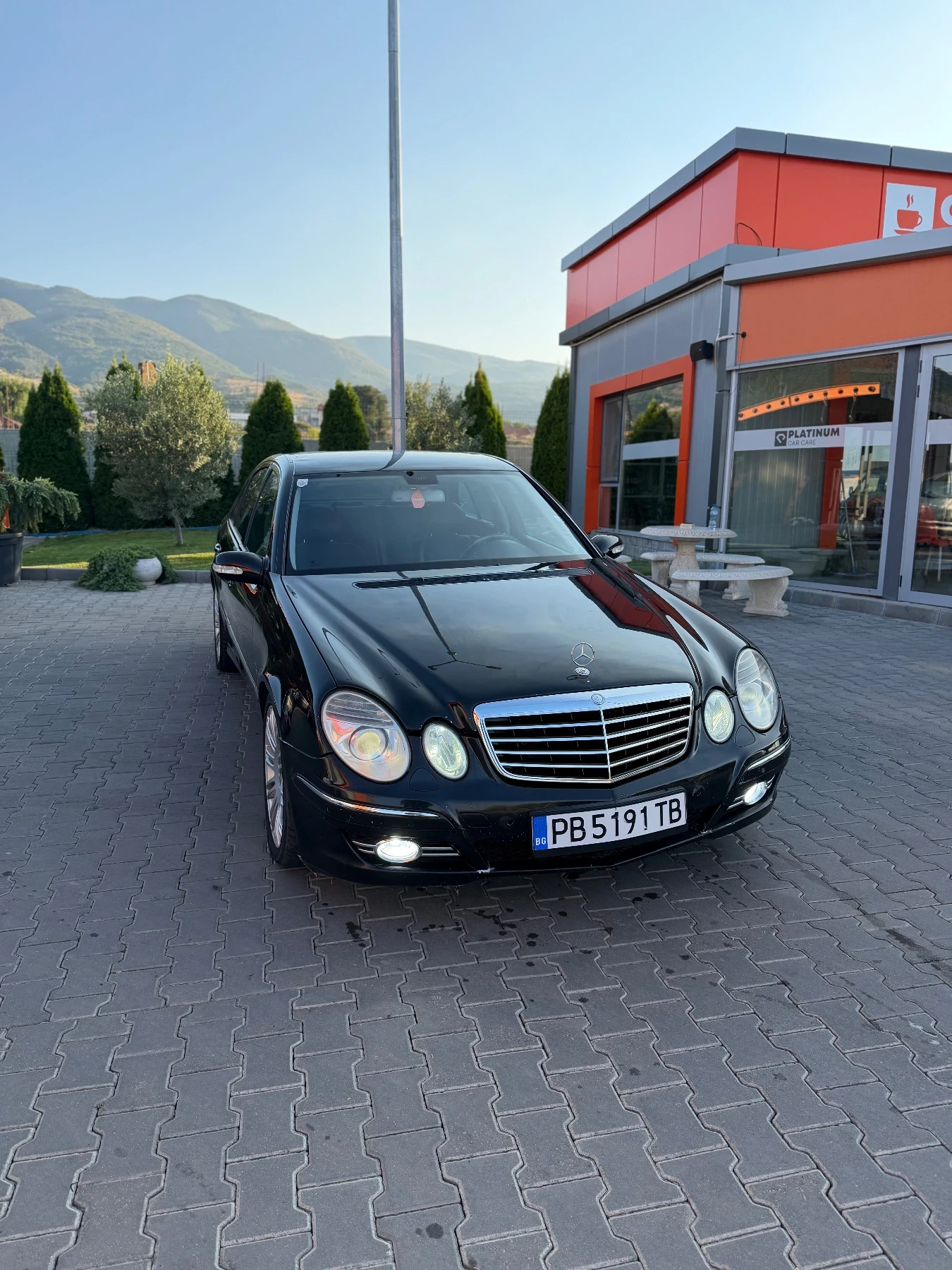 Mercedes-Benz E 320 Cdi, снимка 3 - Автомобили и джипове - 55630249