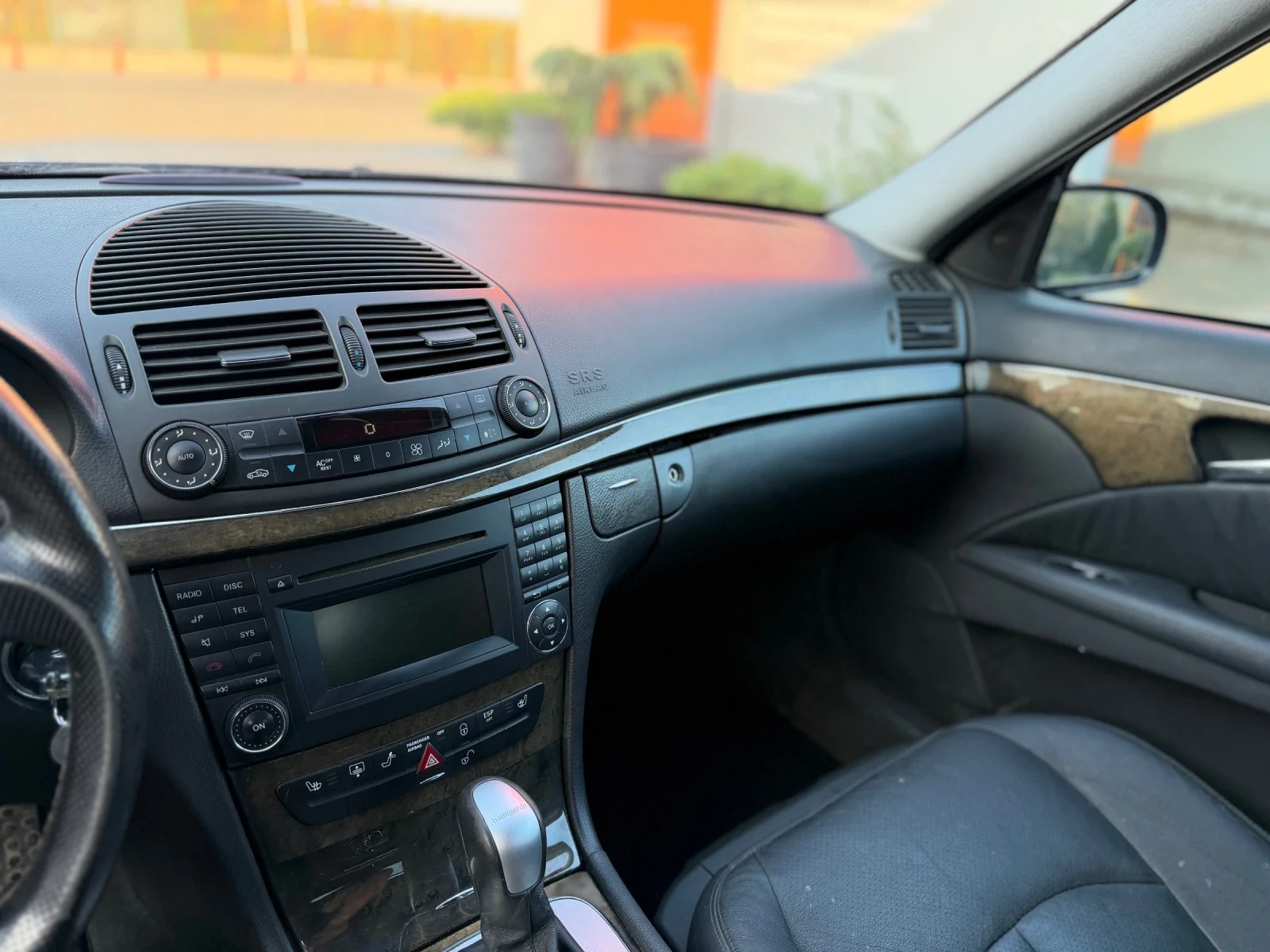 Mercedes-Benz E 320 Cdi, снимка 10 - Автомобили и джипове - 55630249