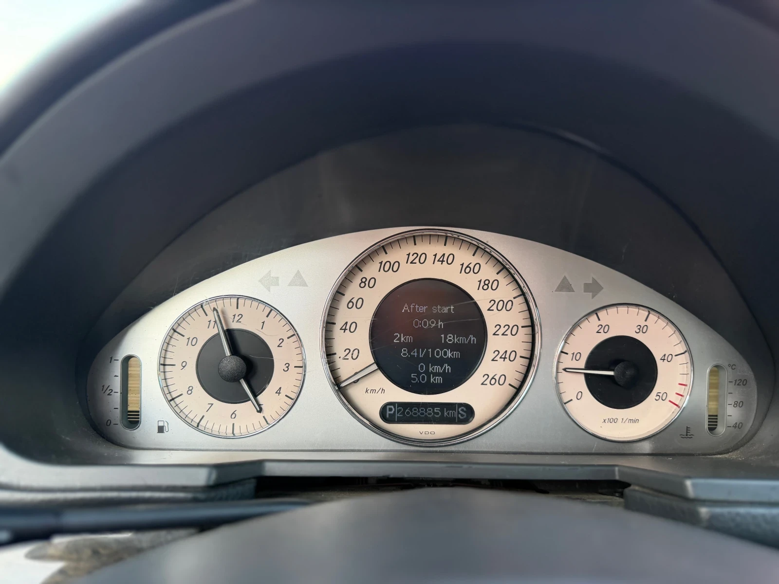 Mercedes-Benz E 320 Cdi, снимка 8 - Автомобили и джипове - 55630249