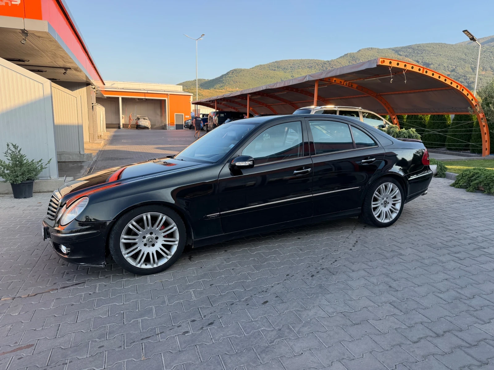 Mercedes-Benz E 320 Cdi, снимка 2 - Автомобили и джипове - 55630249