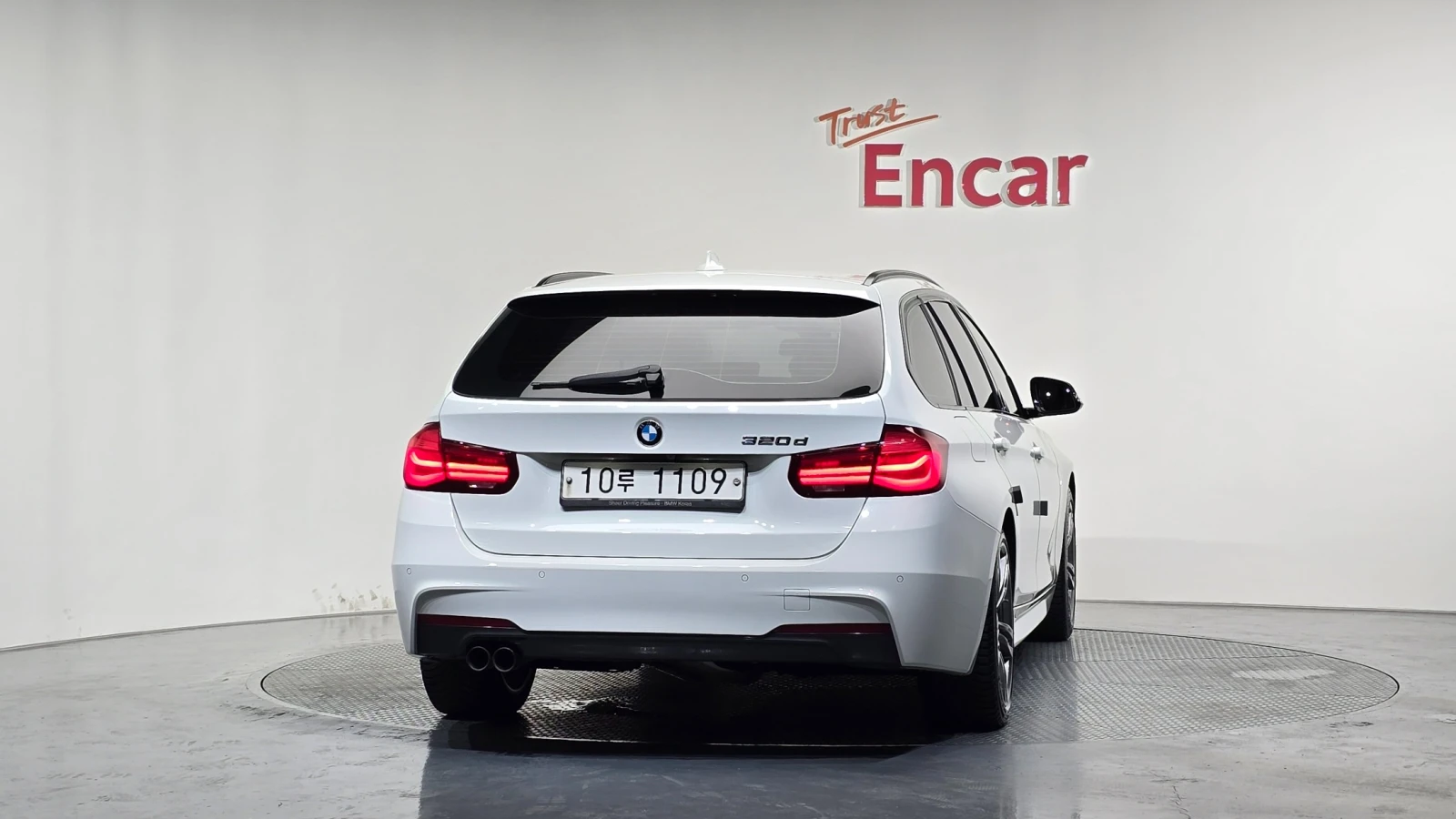 BMW 320 М SPORT SHADOW* FULL* Фиксирана цена* , снимка 4 - Автомобили и джипове - 55693051