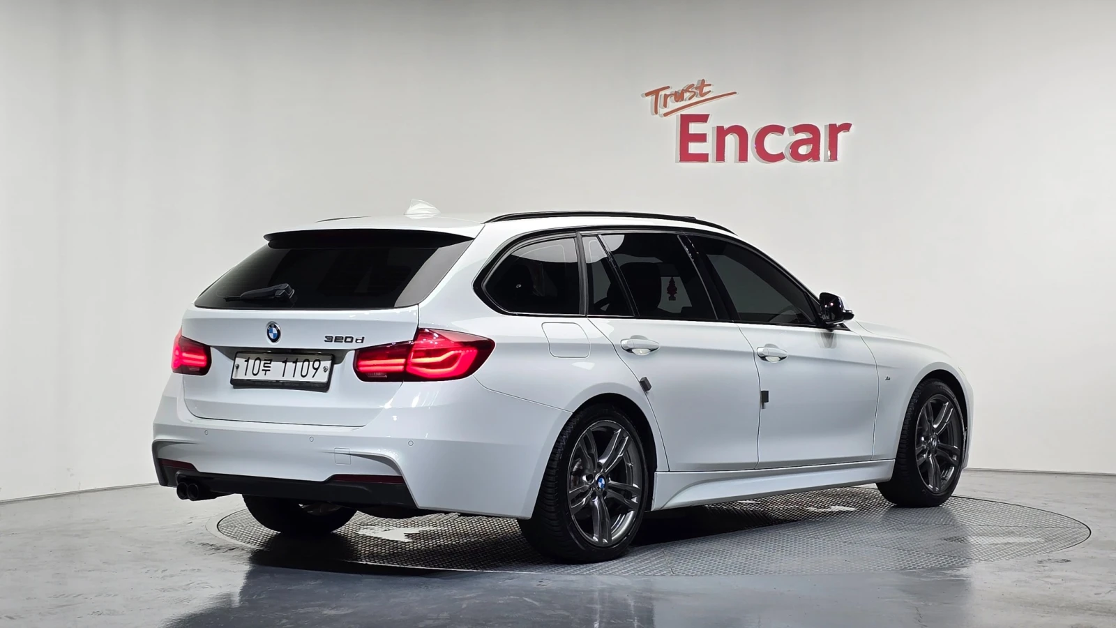 BMW 320 М SPORT SHADOW* FULL* Фиксирана цена* , снимка 2 - Автомобили и джипове - 55693051