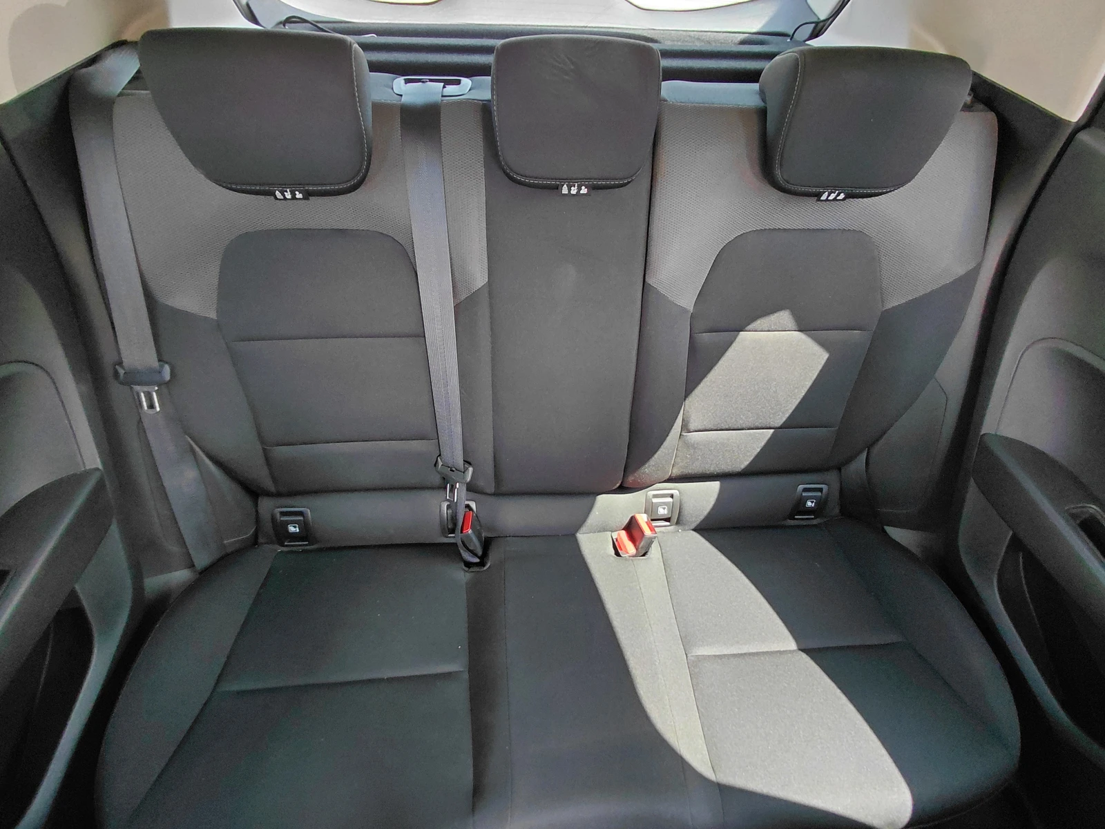 Renault Clio 1.0TCe /91k.c./6MT/Life, снимка 14 - Автомобили и джипове - 55900890