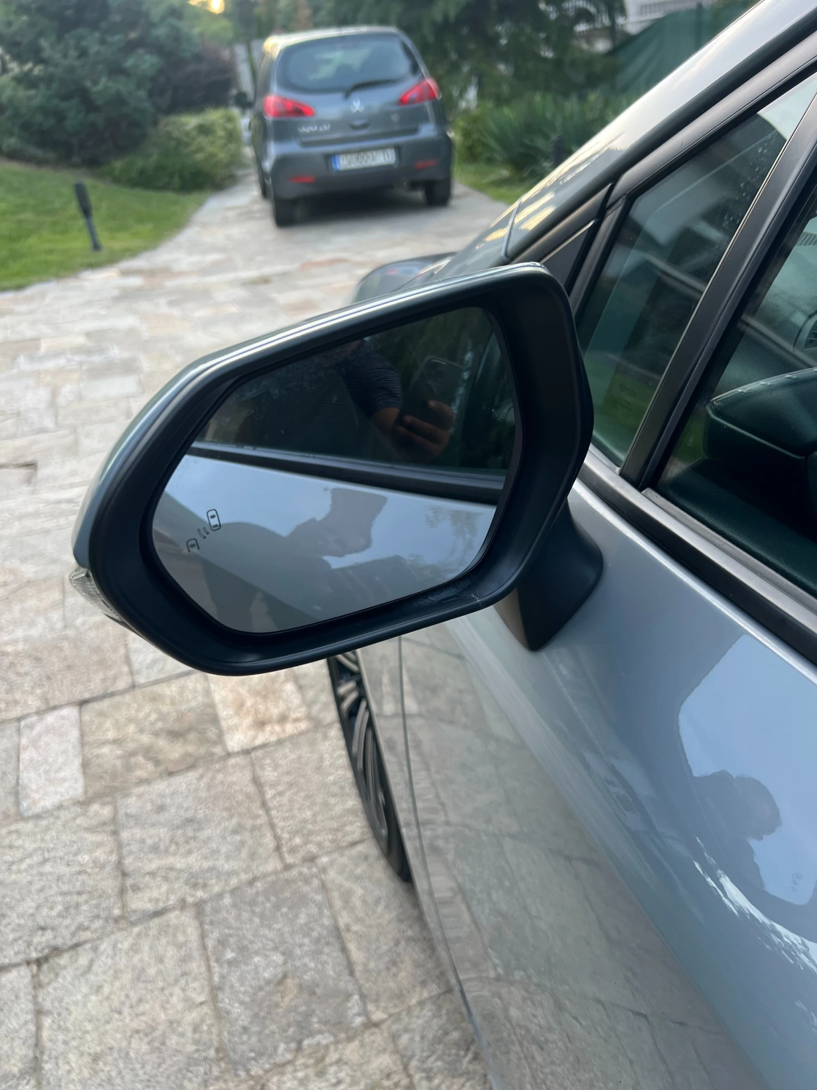 Toyota Corolla 2.0 HEV EXECUTIVE, снимка 16 - Автомобили и джипове - 55904603