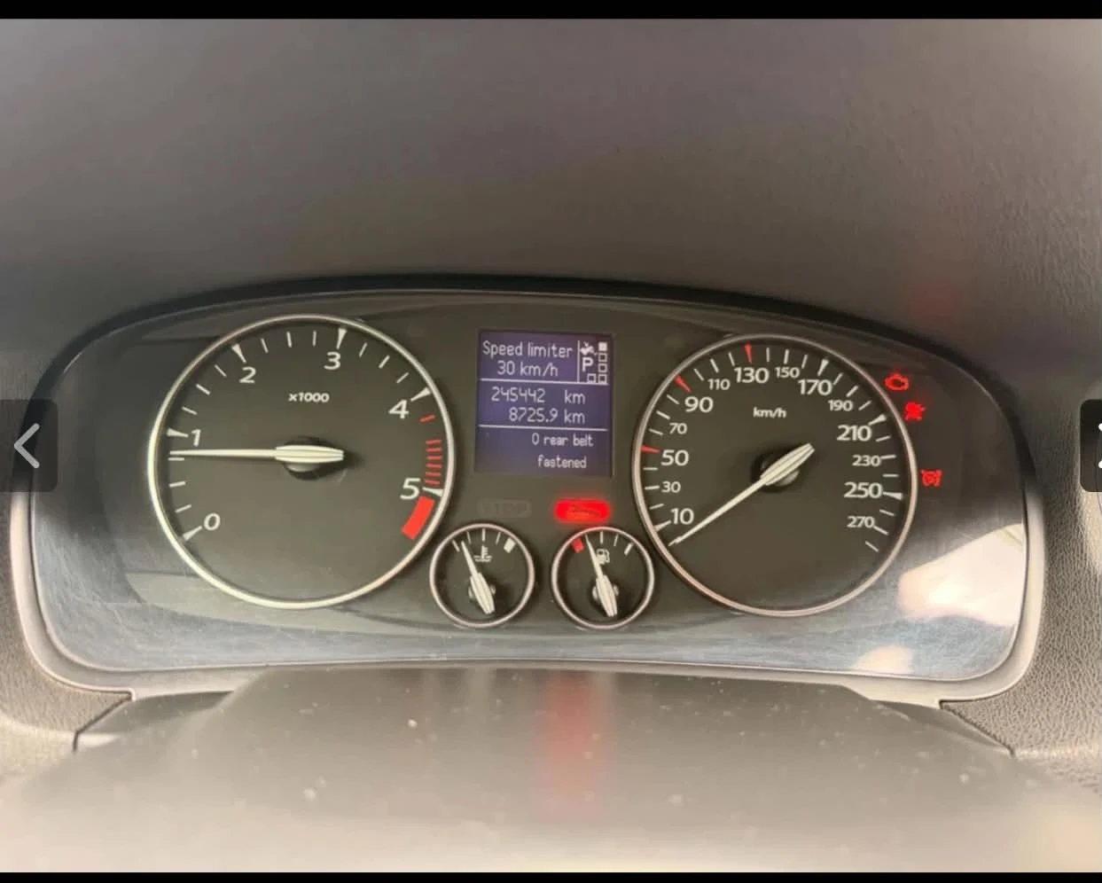 Renault Laguna 2.0dci AUTOMATIC * БАРТЕР* , снимка 8 - Автомобили и джипове - 56013103