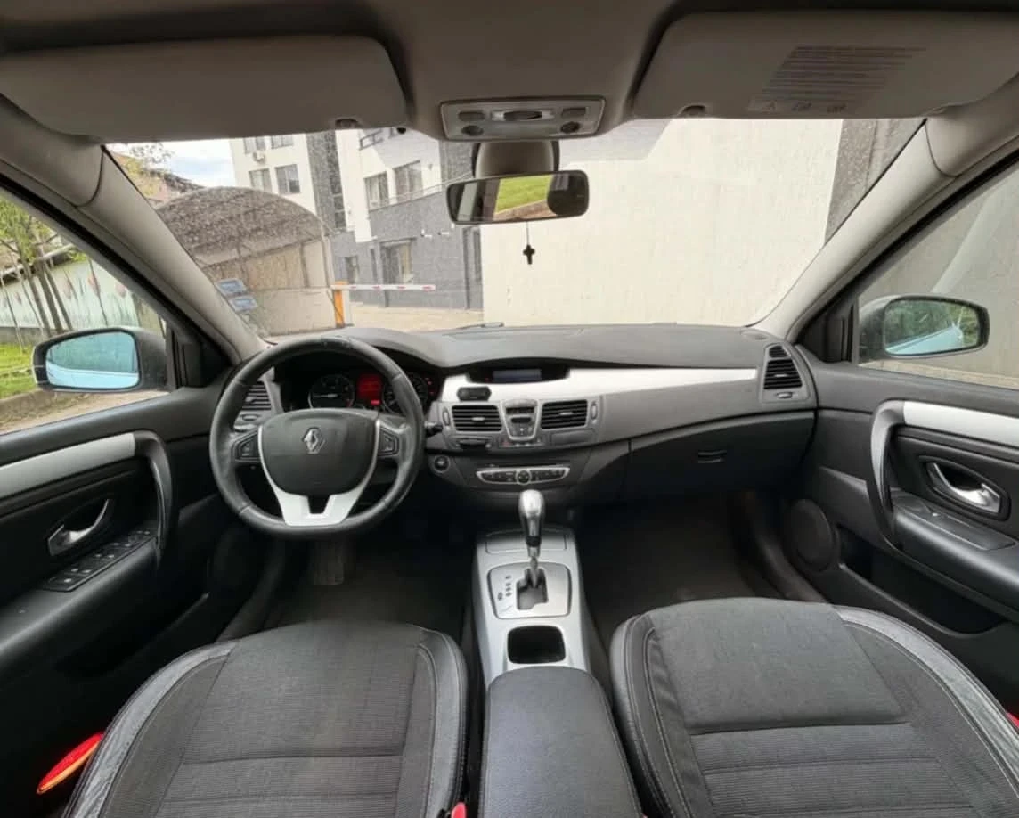 Renault Laguna 2.0dci AUTOMATIC * БАРТЕР* , снимка 7 - Автомобили и джипове - 56013103