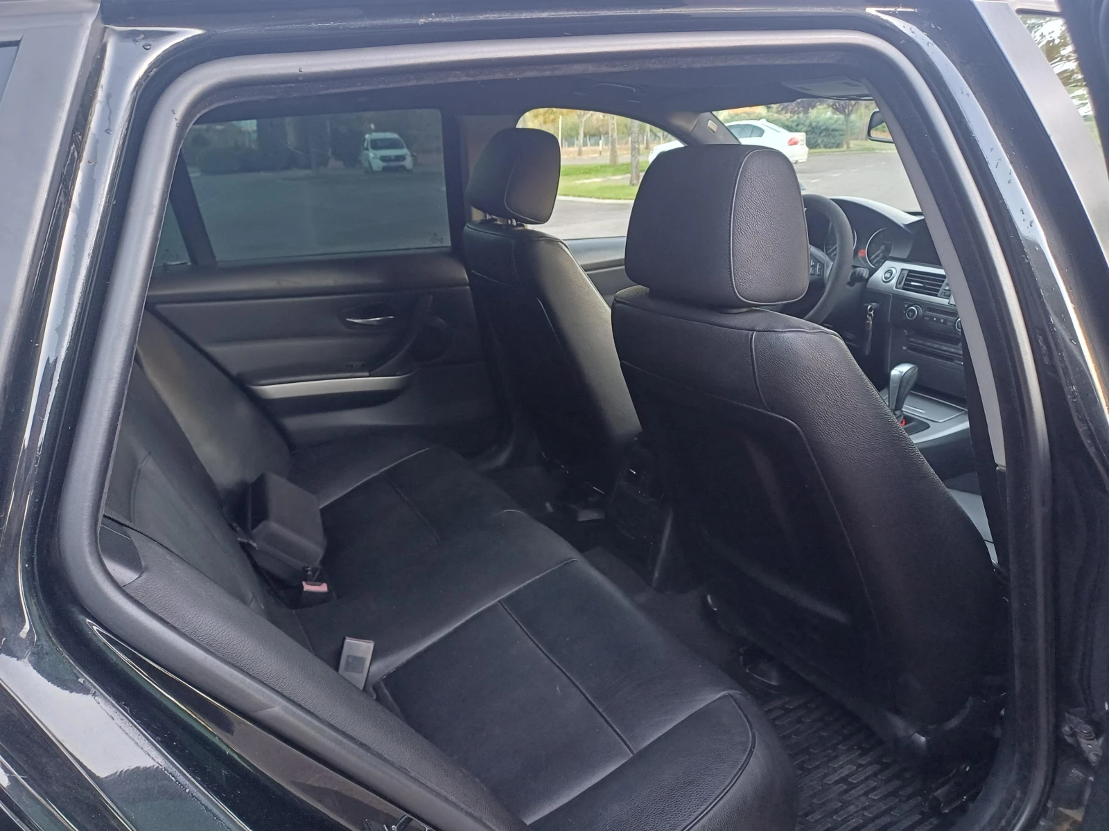 BMW 320, снимка 9 - Автомобили и джипове - 56349336