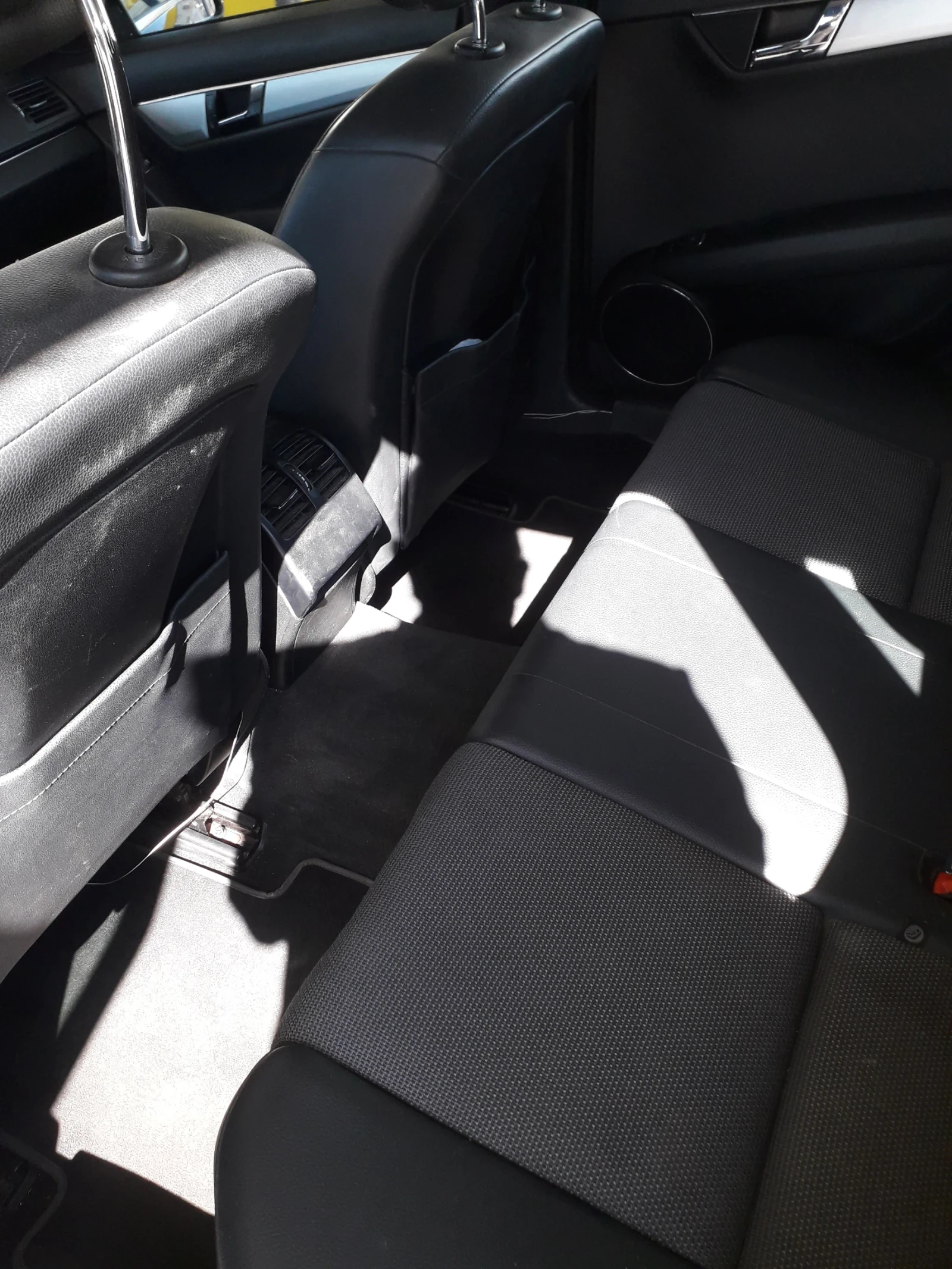Mercedes-Benz C 220, снимка 7 - Автомобили и джипове - 56416320