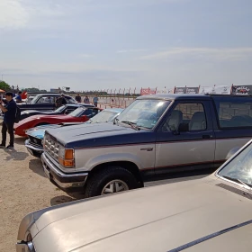 Ford Bronco XLT 4×4, снимка 9