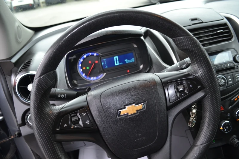 Chevrolet Trax 1.6I, снимка 11 - Автомобили и джипове - 38204280