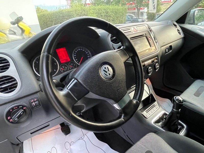 VW Tiguan 4X4, снимка 9 - Автомобили и джипове - 46626083