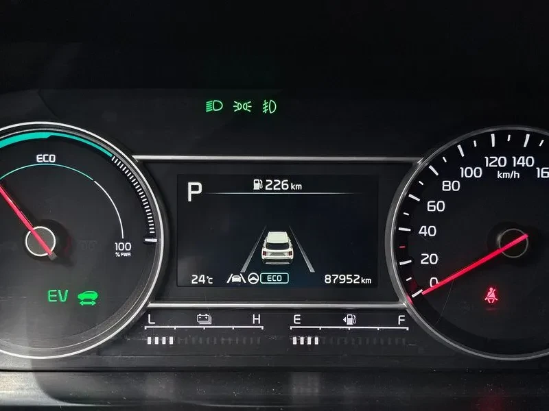 Kia Sorento, снимка 8 - Автомобили и джипове - 55474590