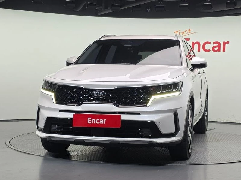 Kia Sorento Diesel 2.2 2WD| DIST| КАМЕРА| ПОДГРЕВ| ОБДУХВАНЕ, снимка 3 - Автомобили и джипове - 55736548