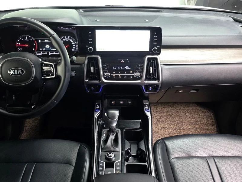 Kia Sorento Diesel 2.2 2WD| DIST| КАМЕРА| ПОДГРЕВ| ОБДУХВАНЕ, снимка 7 - Автомобили и джипове - 55736548