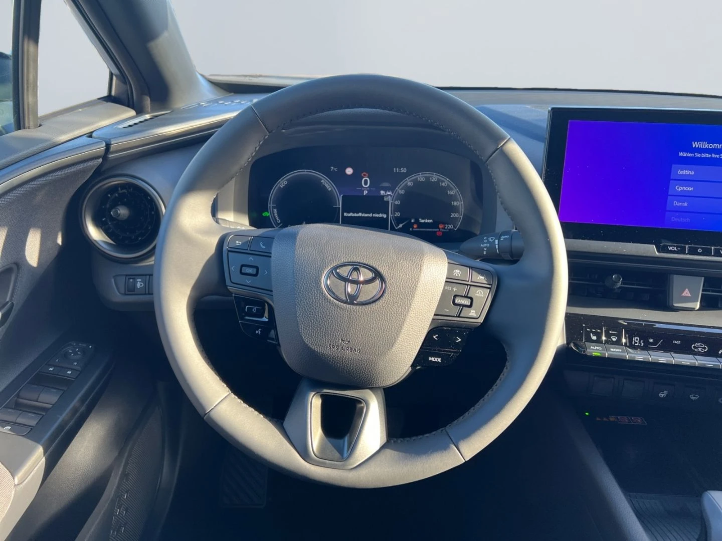 Toyota C-HR 2.0HYBRID* * TEAM D* DISTR* KEYLESS* CAMERA - изображение 4