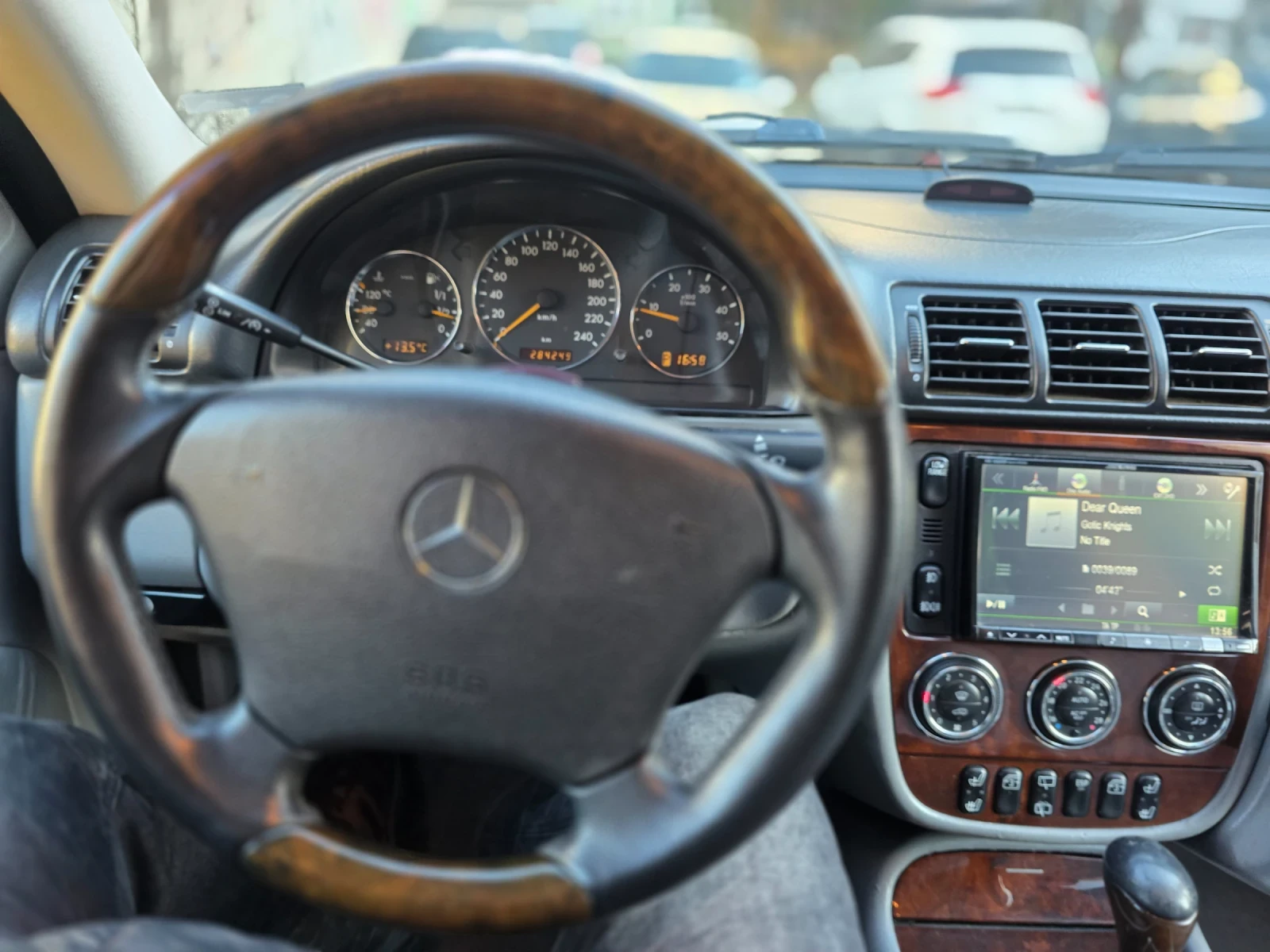 Mercedes-Benz ML 270  - изображение 7